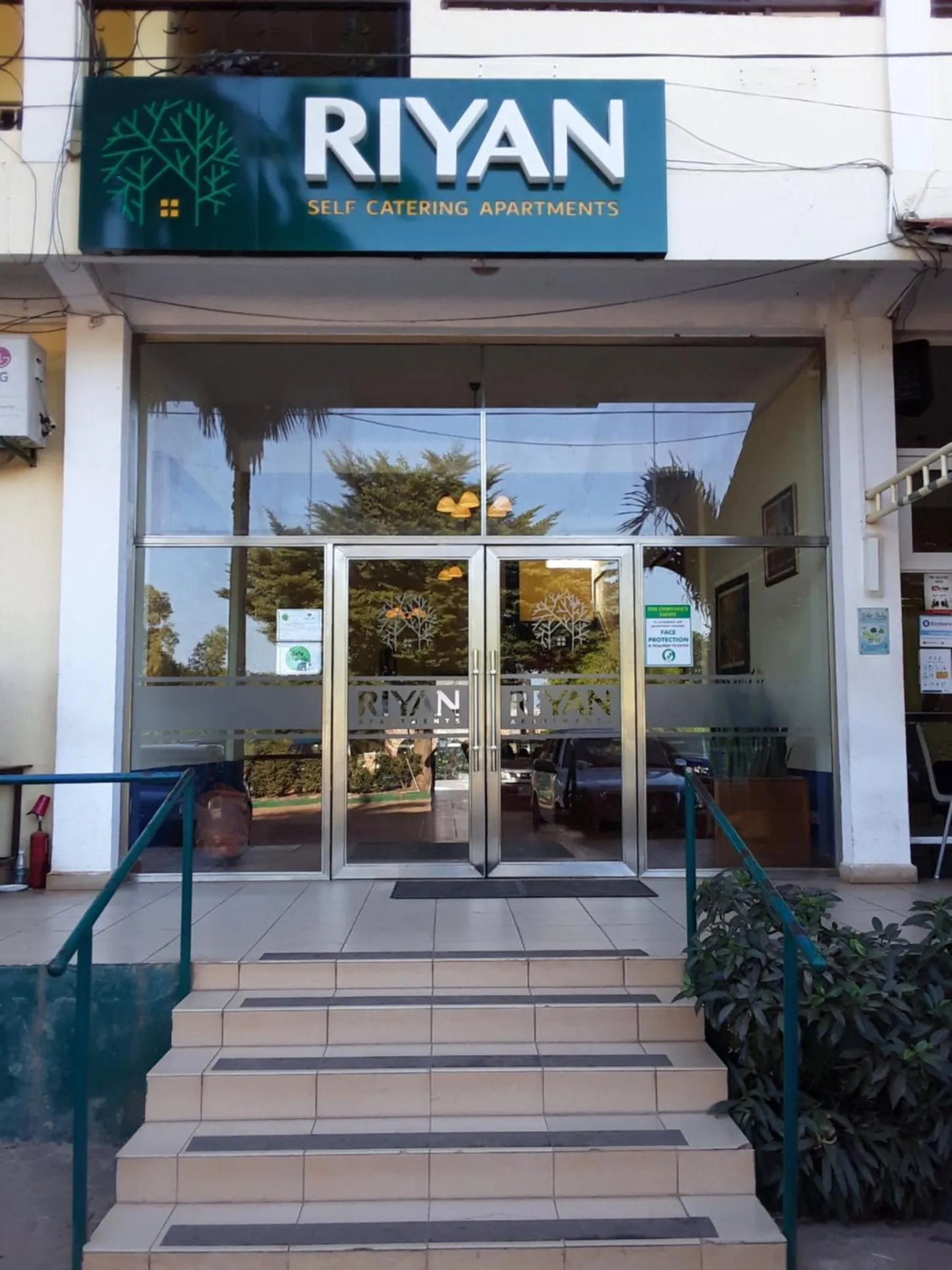 Facade/entrance in Riyan Apartment