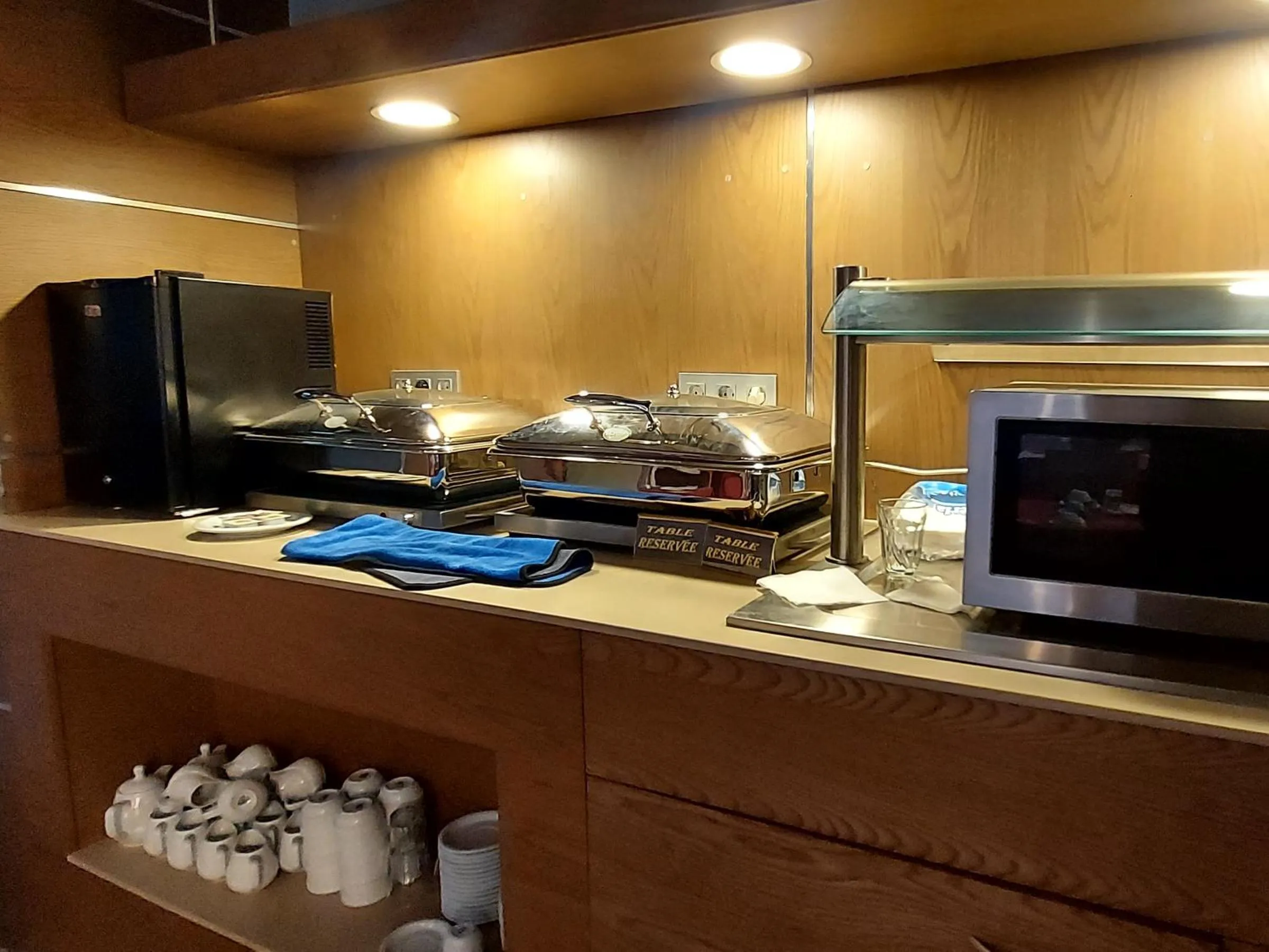 Restaurant/places to eat in El Ghanami Hotel