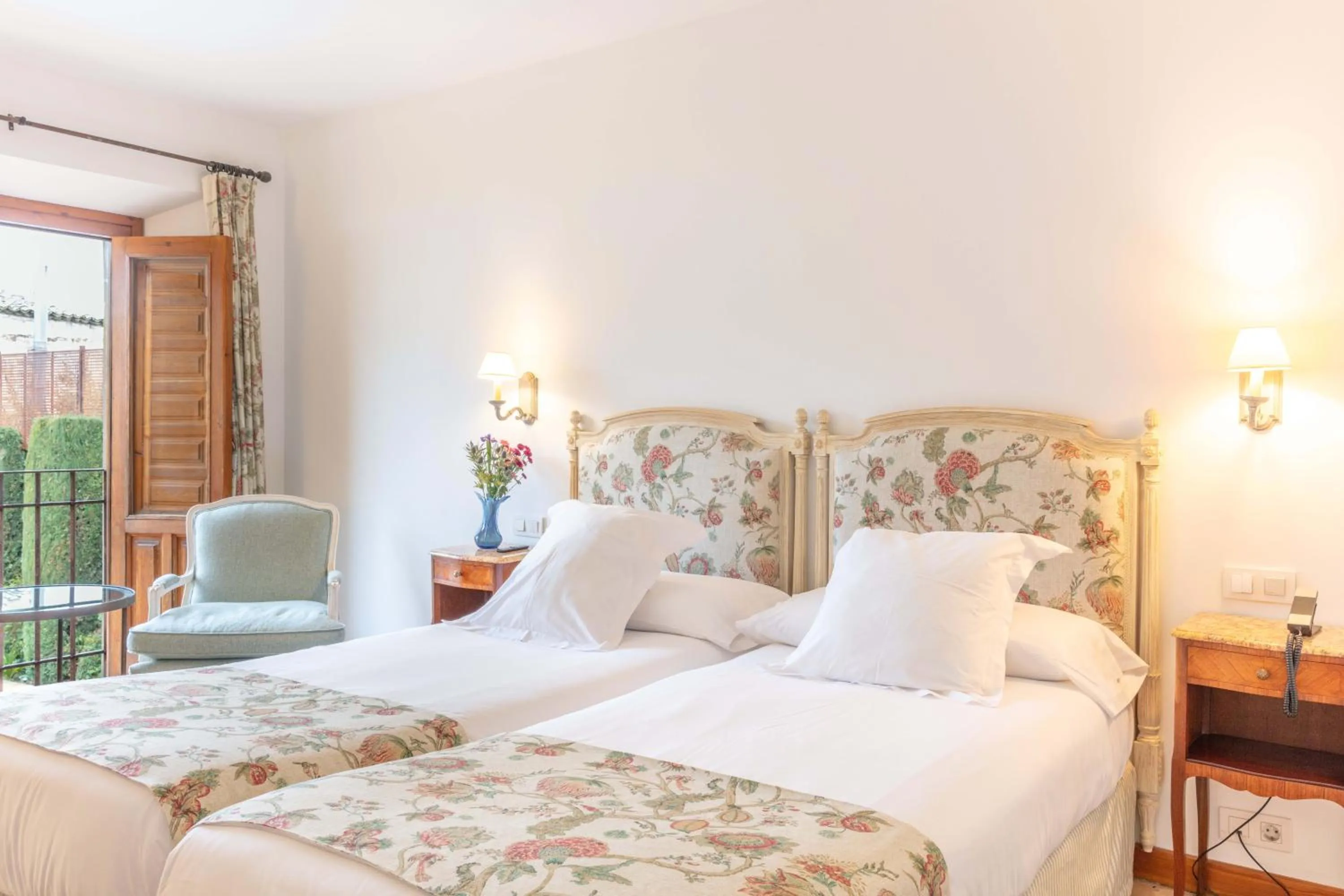 Bed in Hotel Puerta de la Luna