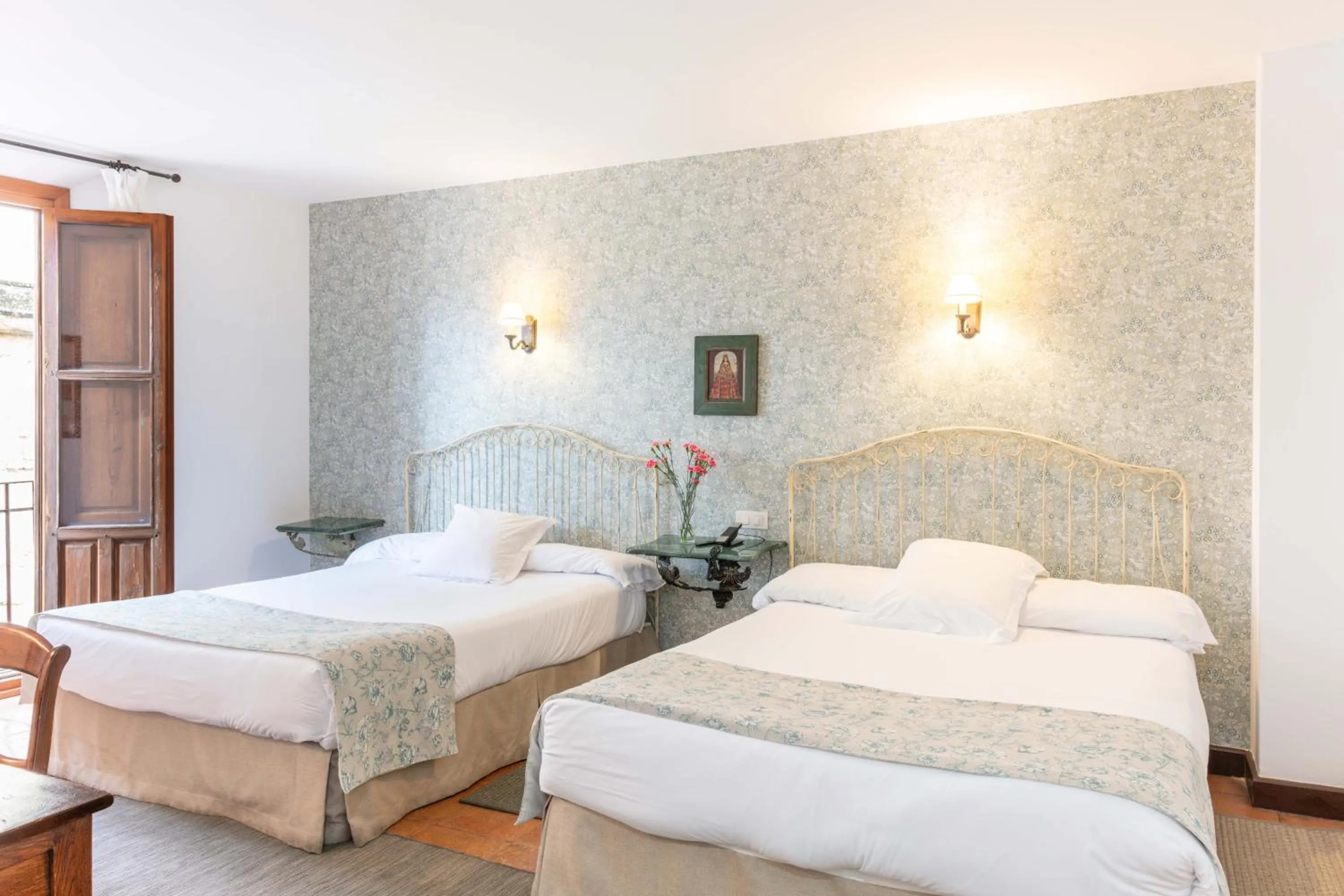 Bed in Hotel Puerta de la Luna