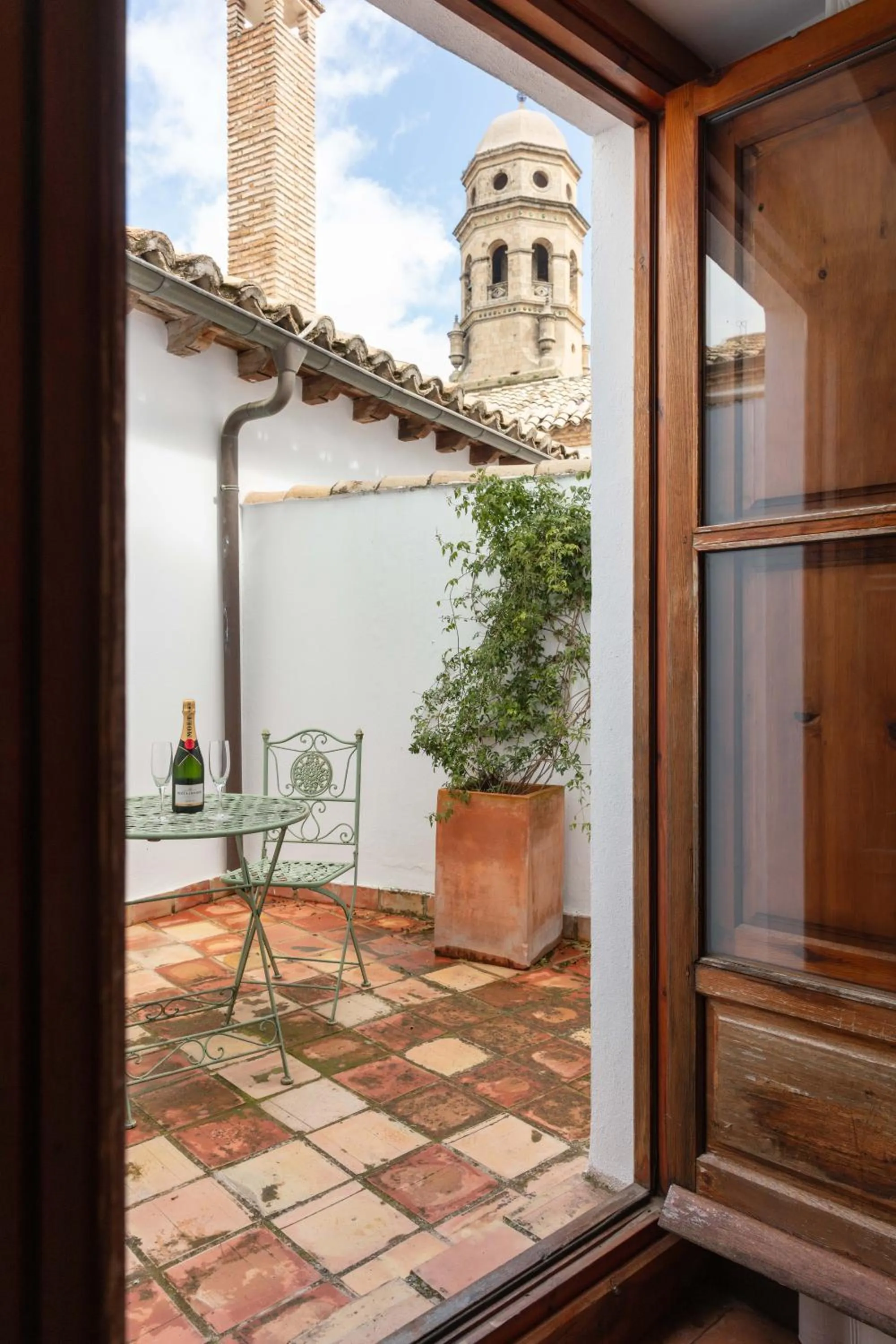 Patio in Hotel Puerta de la Luna