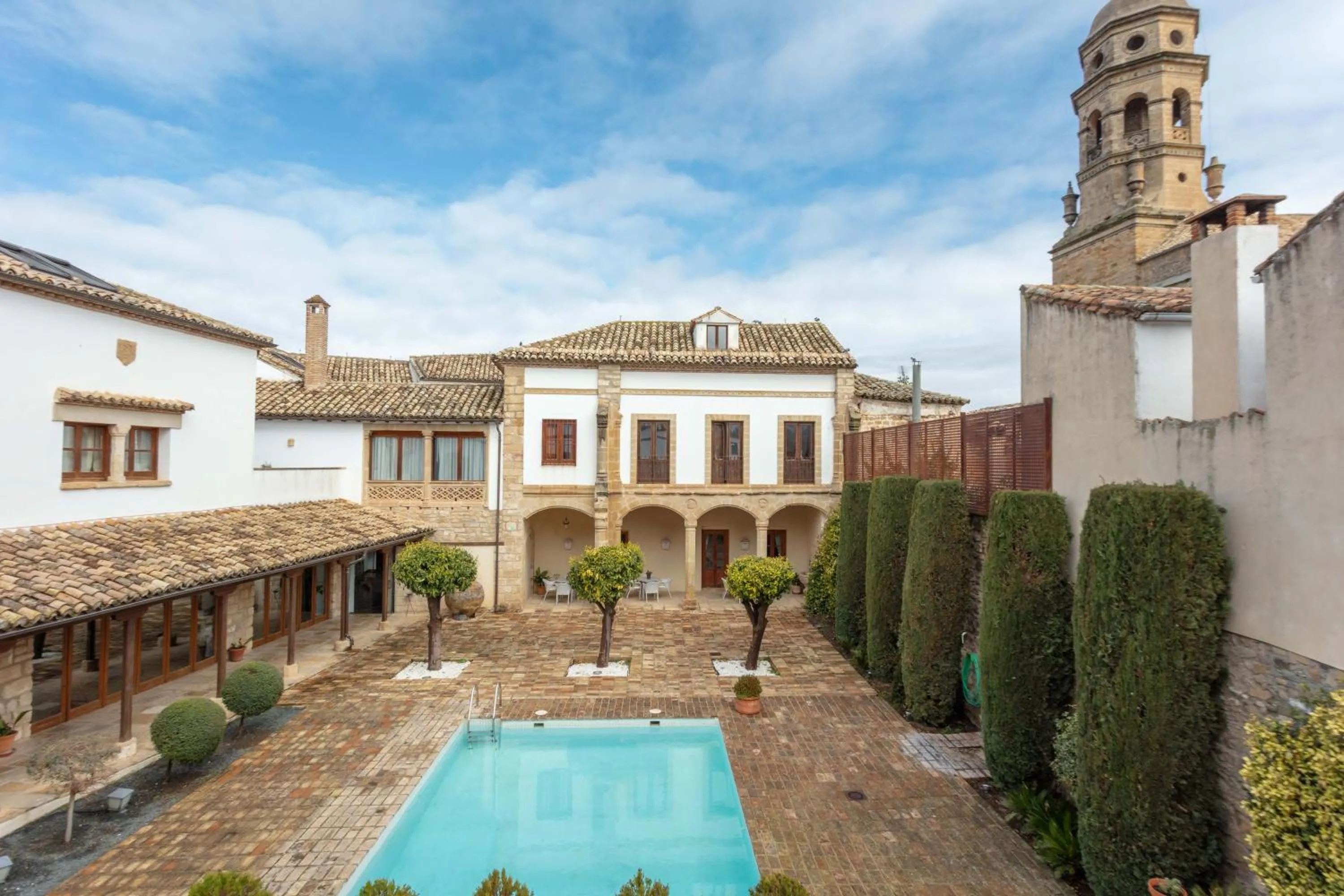 Pool view in Hotel Puerta de la Luna