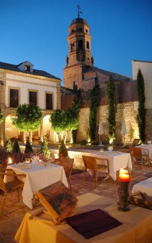 Restaurant/places to eat in Hotel Puerta de la Luna