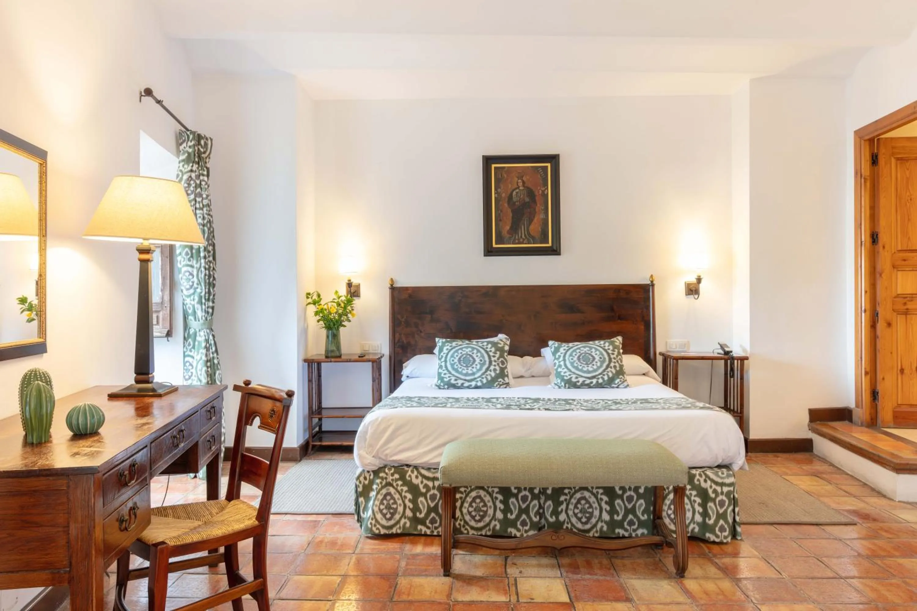 Bed in Hotel Puerta de la Luna