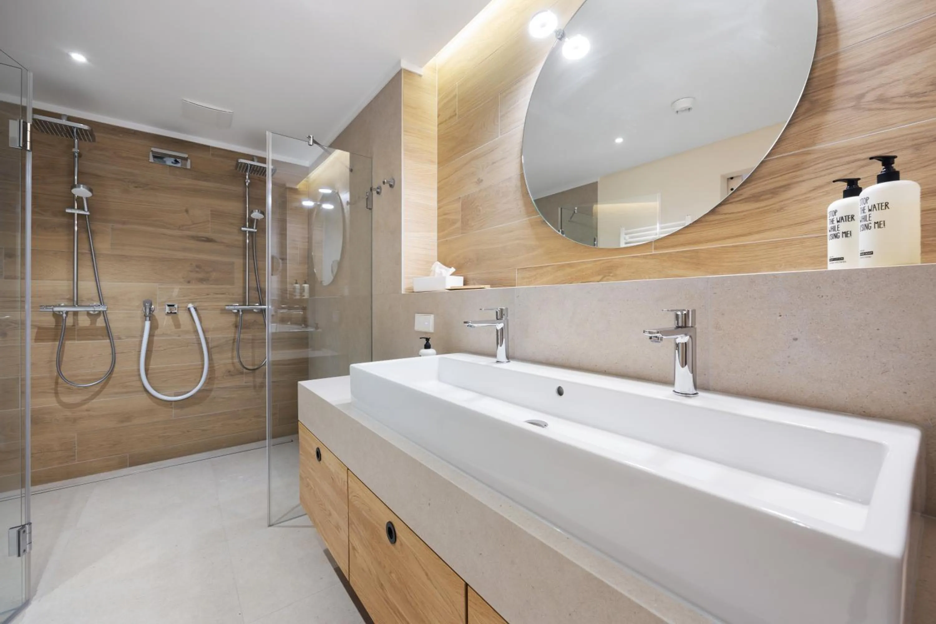 Bathroom in Lindenhof 1887 - Hotel & Restaurant