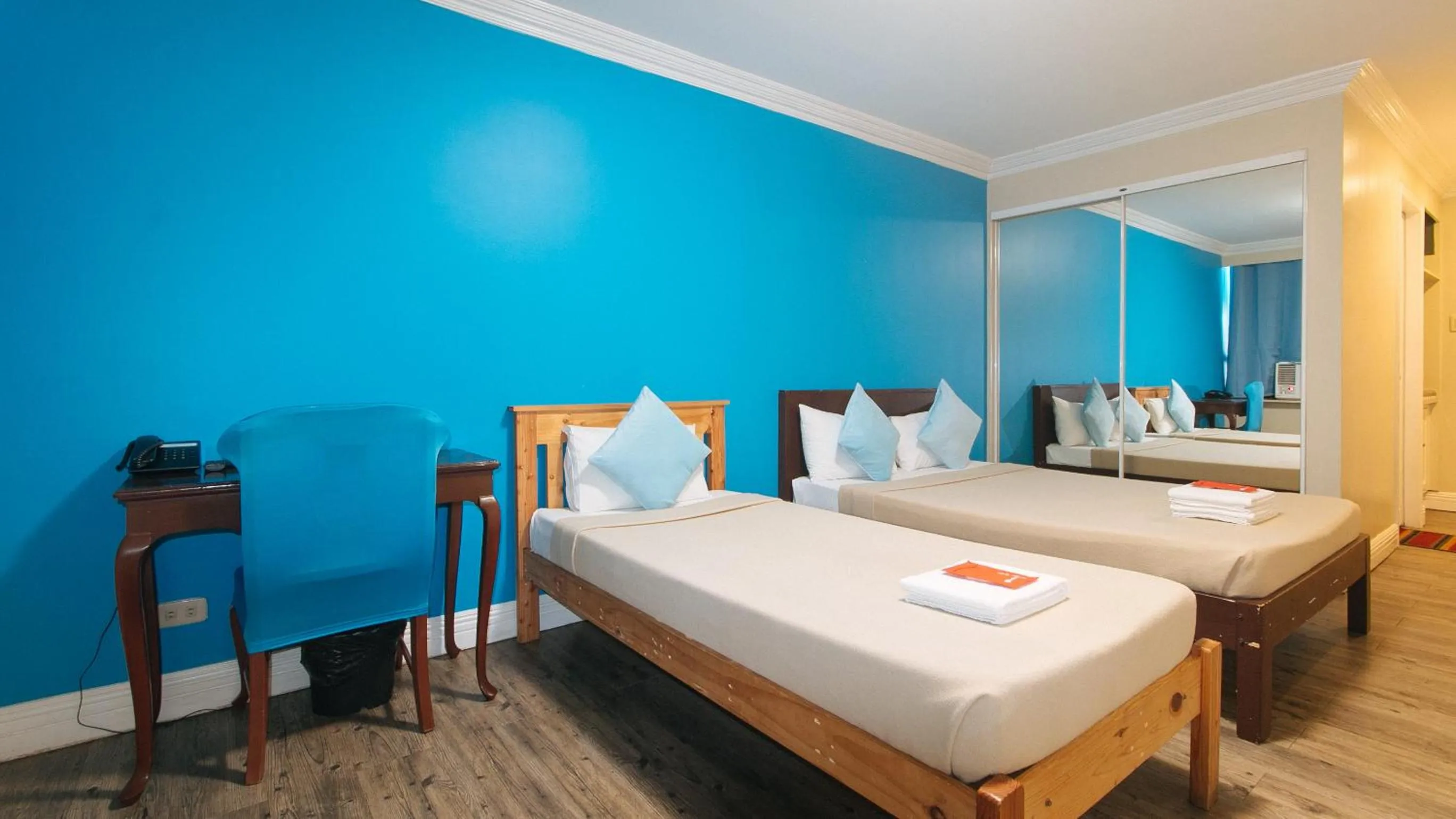 Photo of the whole room in RedDoorz @ Manila Airport Hotel