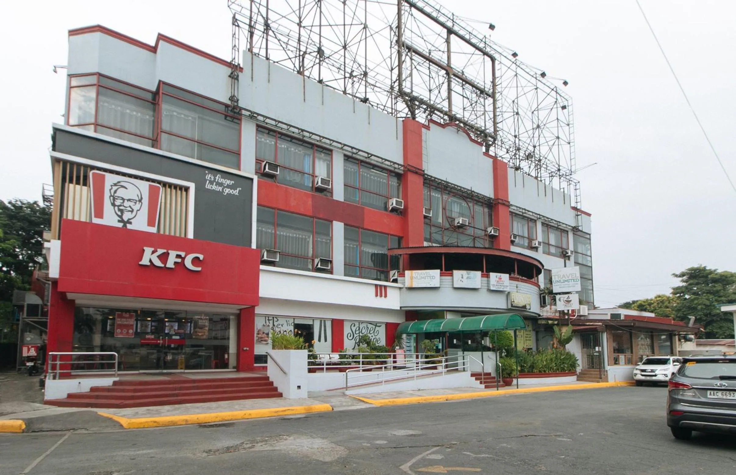 Property building in RedDoorz @ Manila Airport Hotel