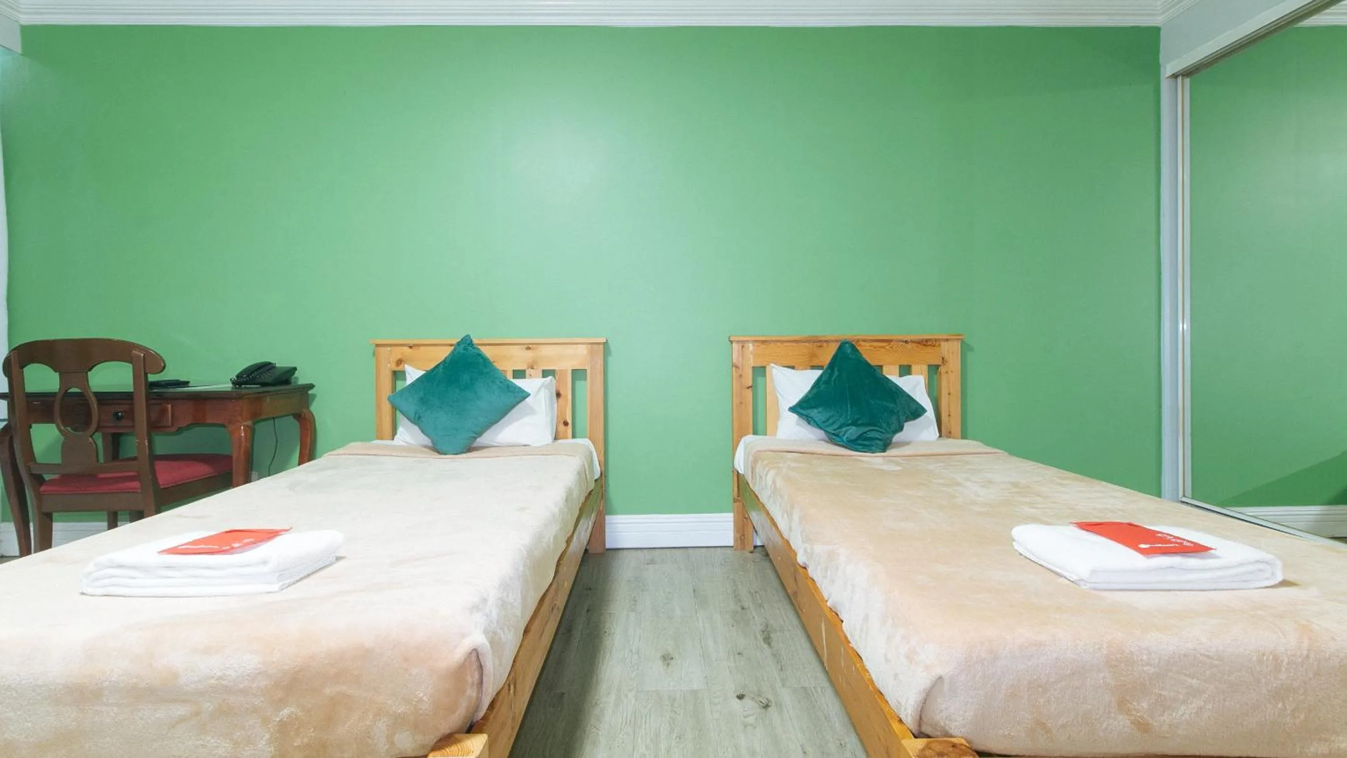 Photo of the whole room in RedDoorz @ Manila Airport Hotel