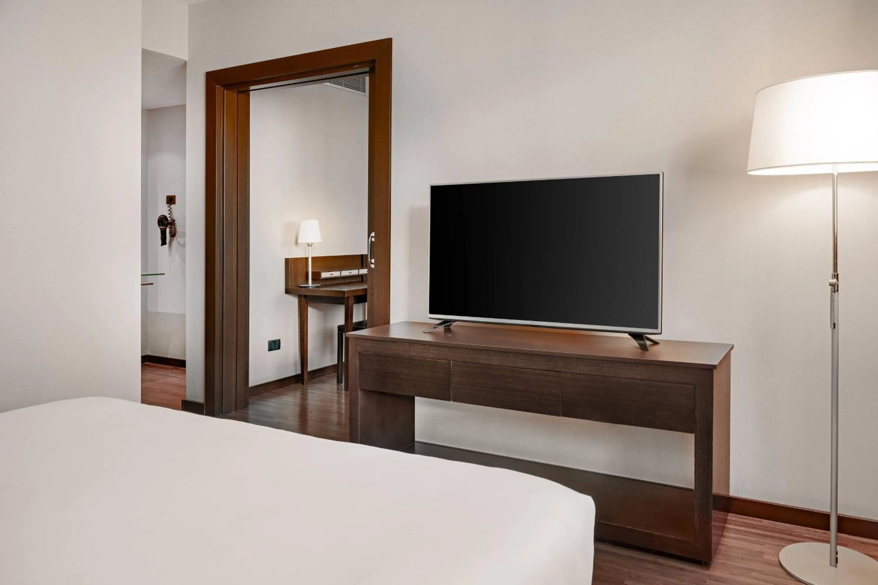 Bedroom, Bed in AC Hotel Barcelona Fórum by Marriott