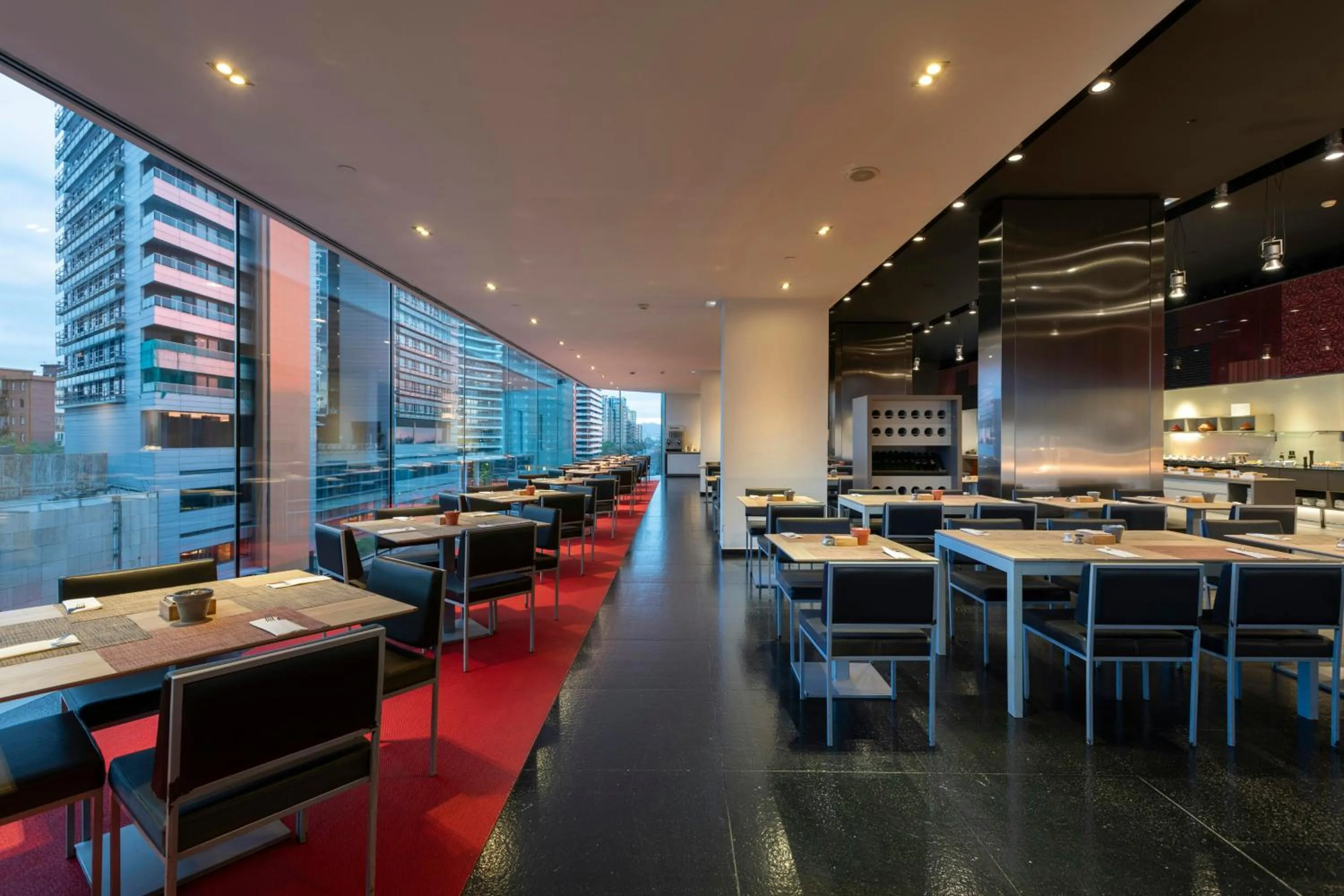 Restaurant/places to eat in Leonardo Royal Hotel Barcelona Forum