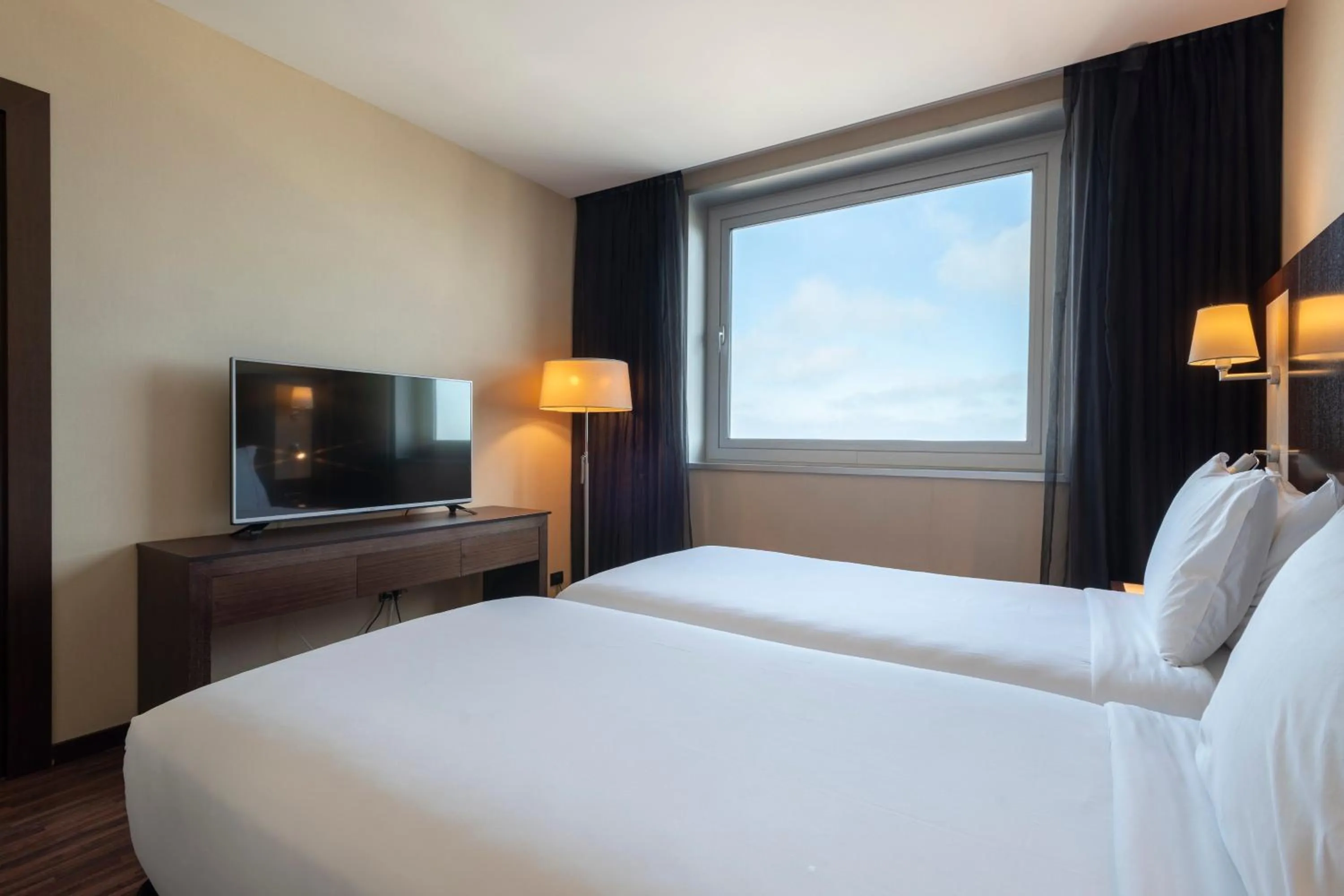 Photo of the whole room, Bed in Leonardo Royal Hotel Barcelona Forum