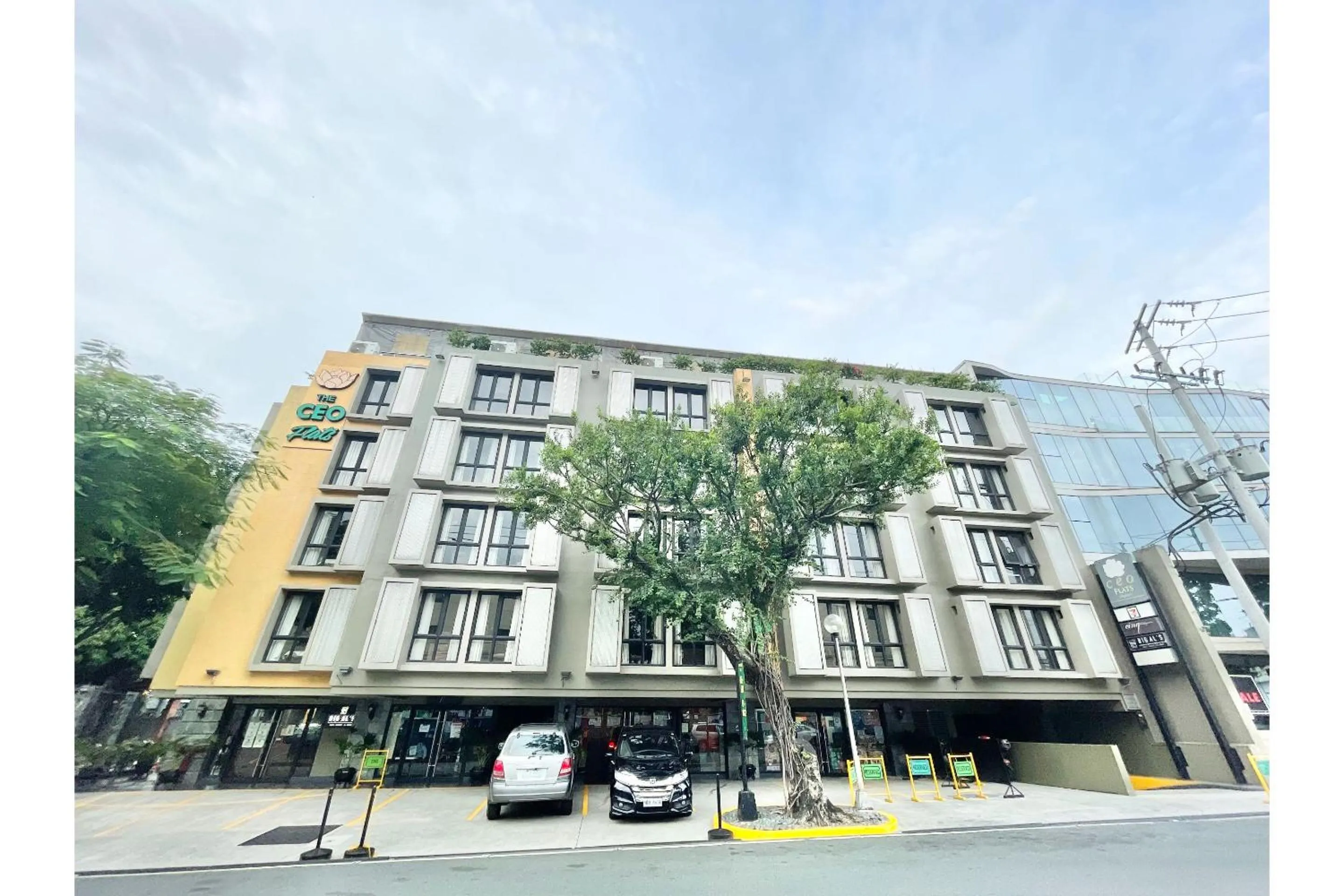 Facade/entrance in CEO Flats