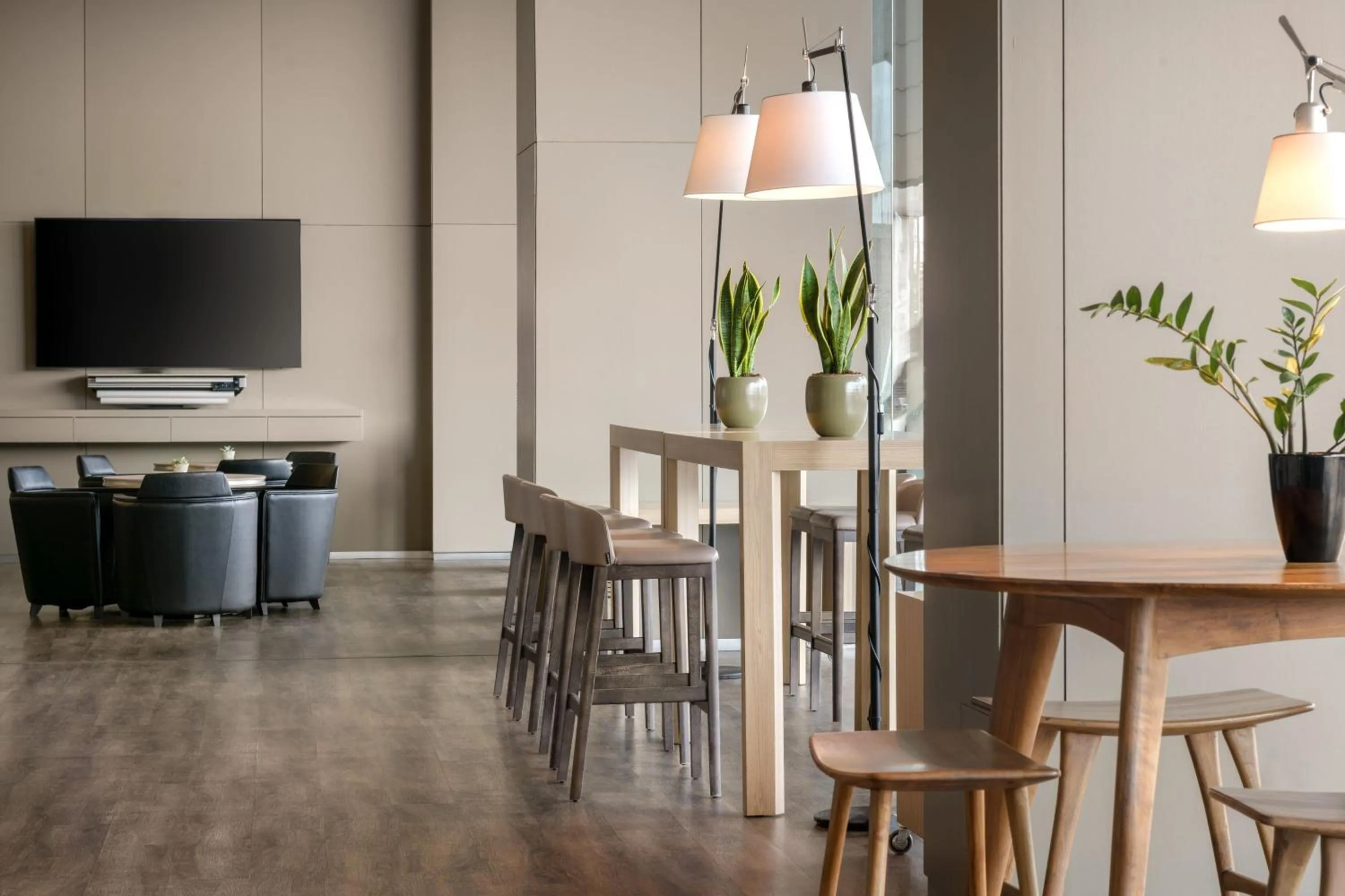 Lounge or bar in AC Hotel Córdoba by Marriott