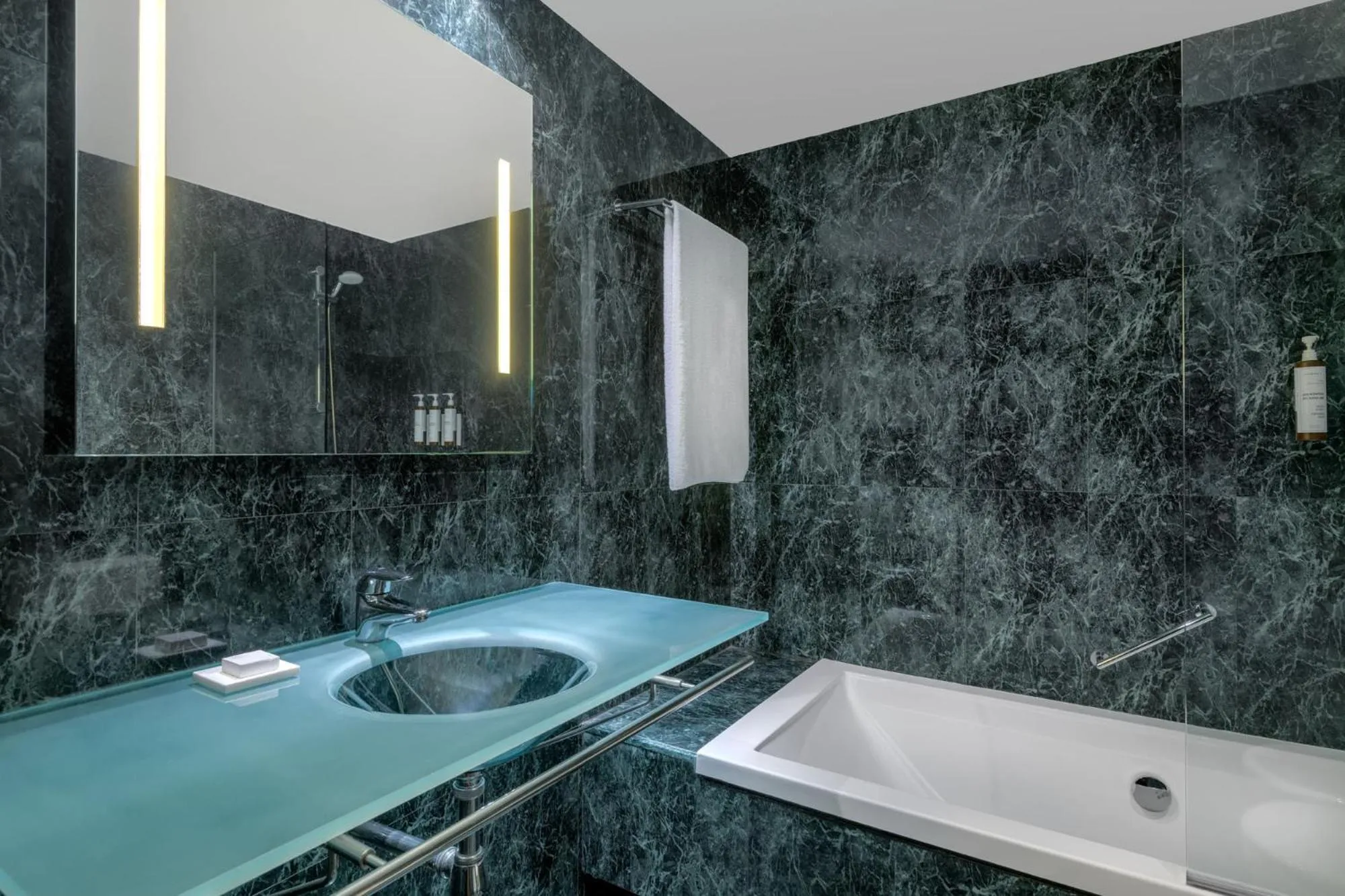 Bathroom in AC Hotel Córdoba by Marriott