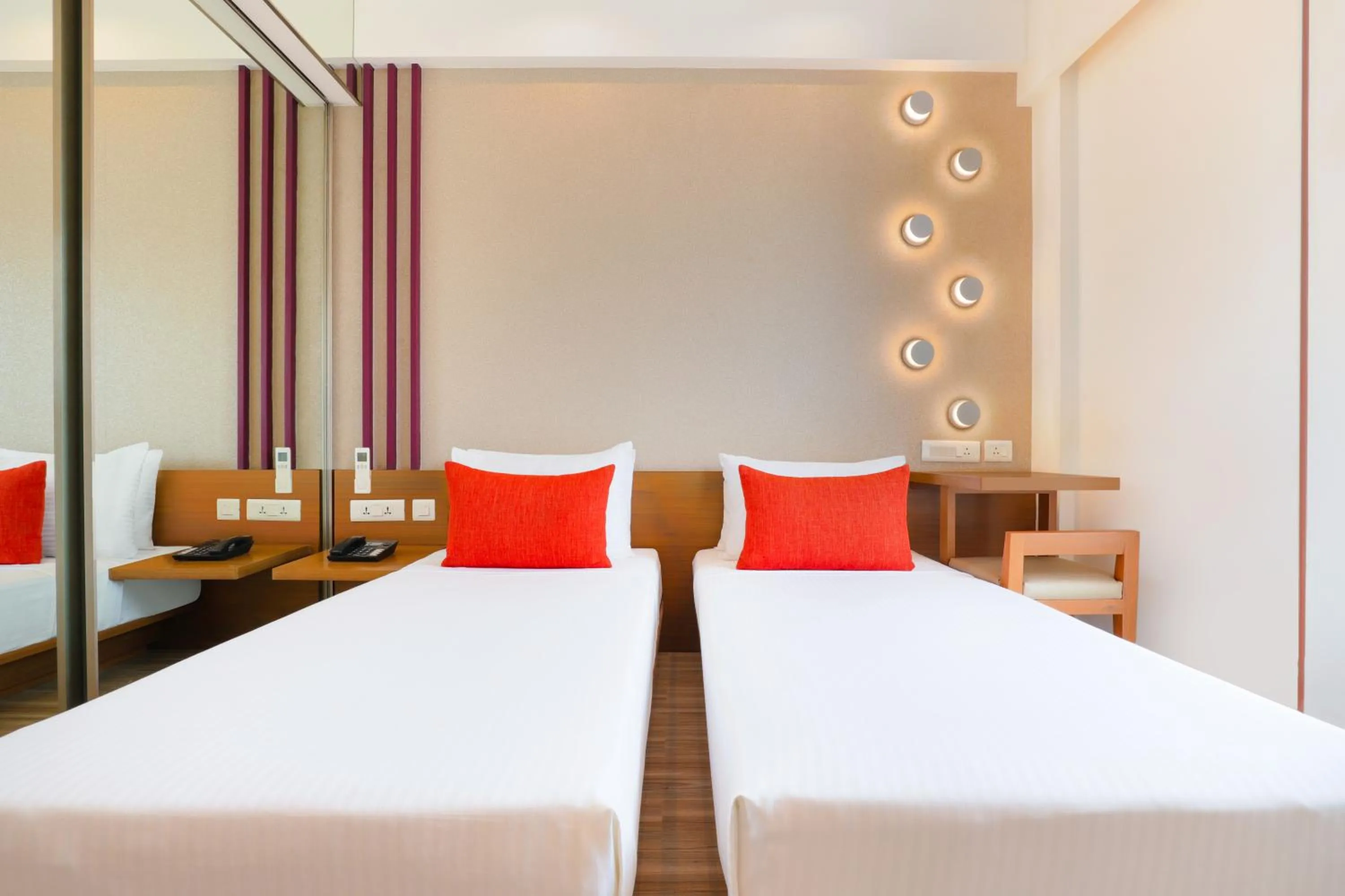 Bedroom, Bed in Lemon Tree Hotel, Kalina BKC, Mumbai