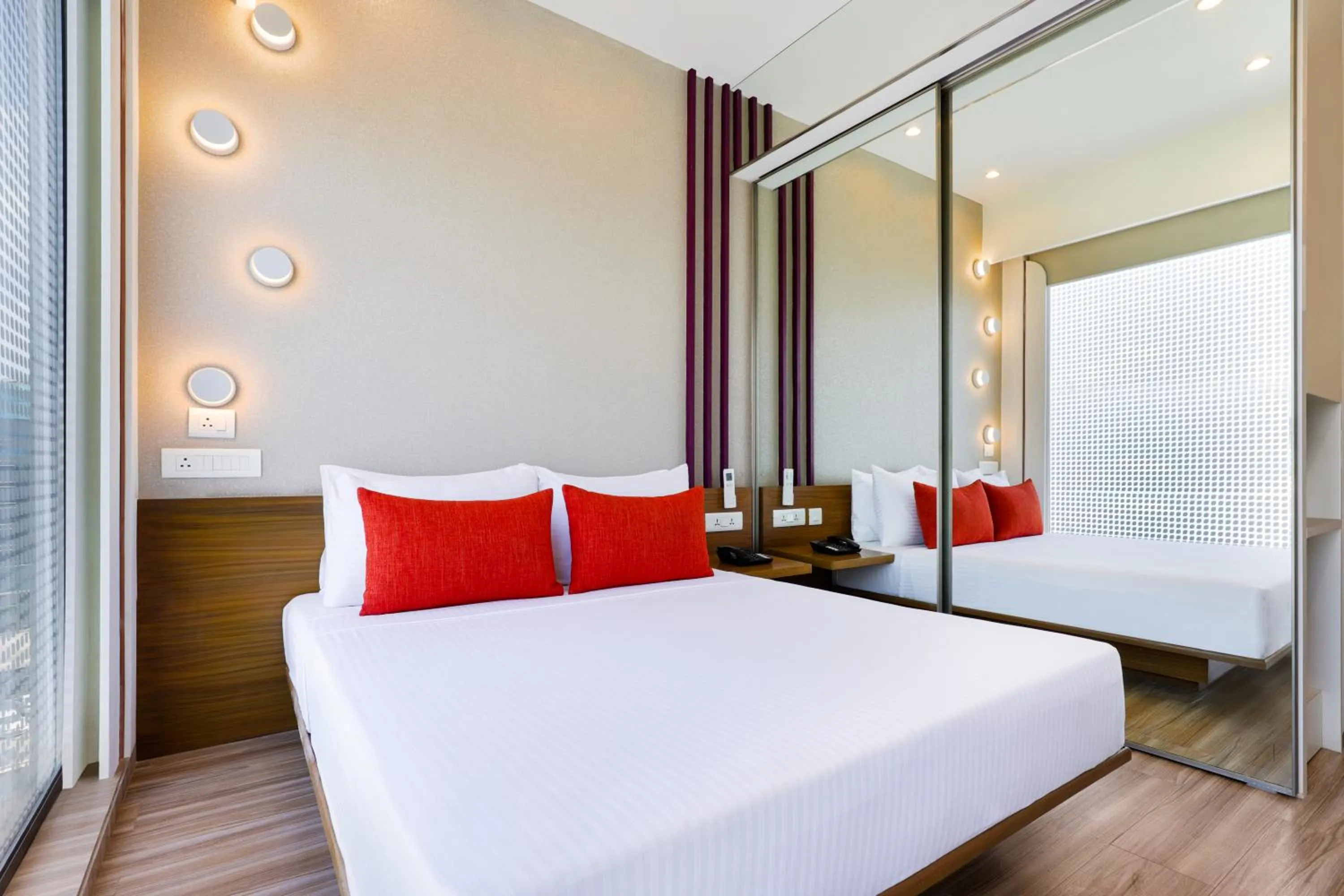 Bedroom, Bed in Lemon Tree Hotel, Kalina BKC, Mumbai