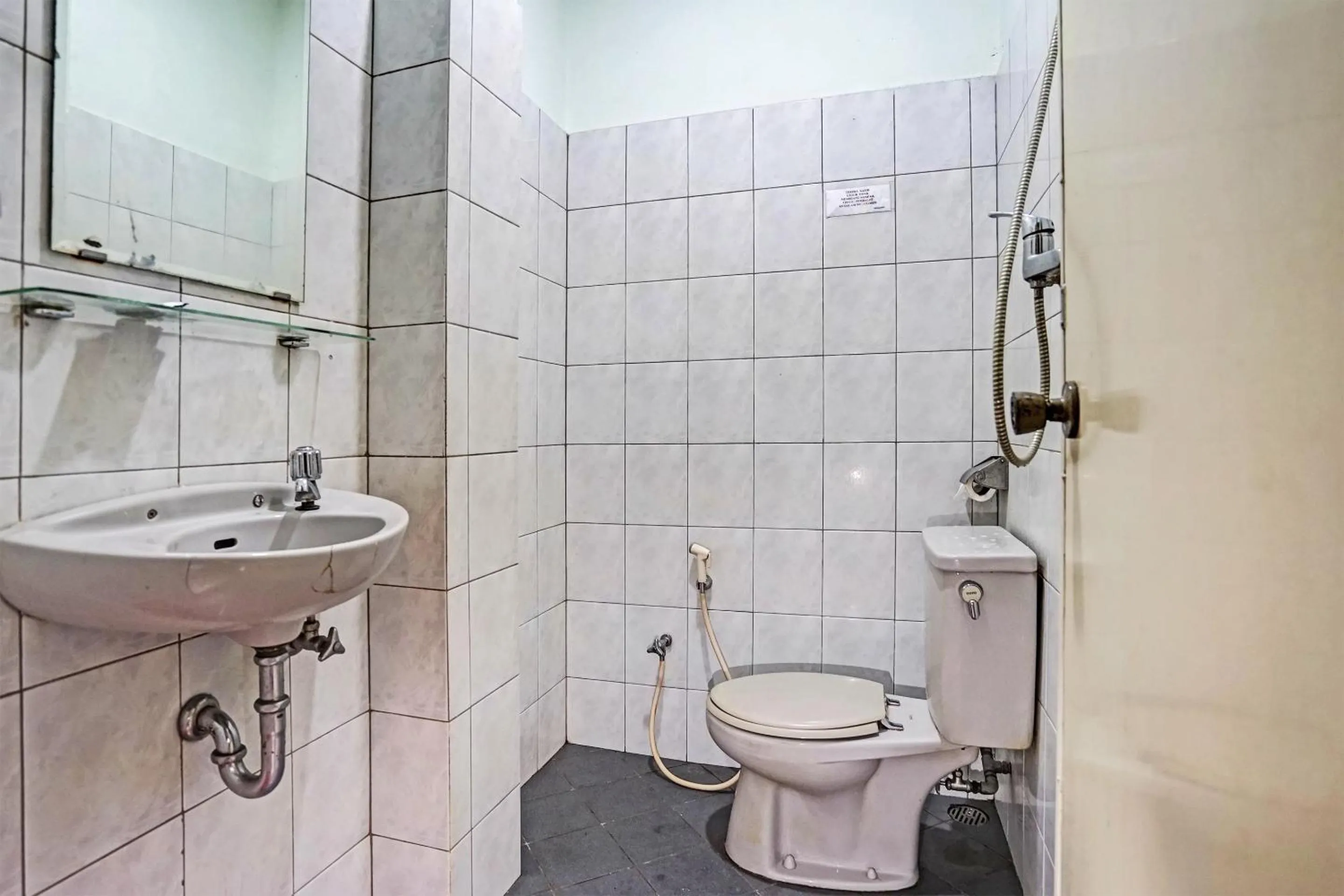 Bathroom in Hotel O Wisma Bari