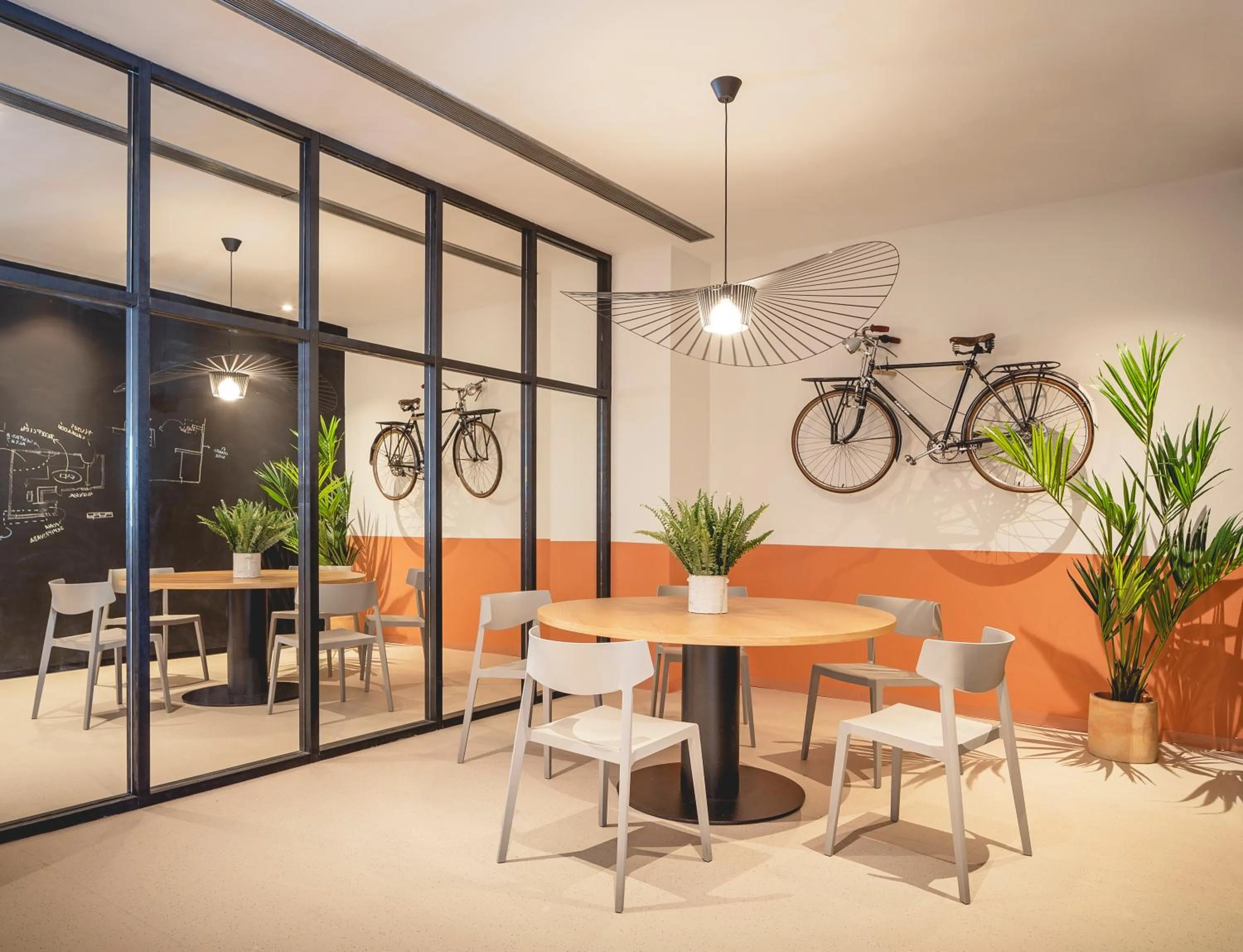 Seating area in B&B HOTEL Madrid Getafe