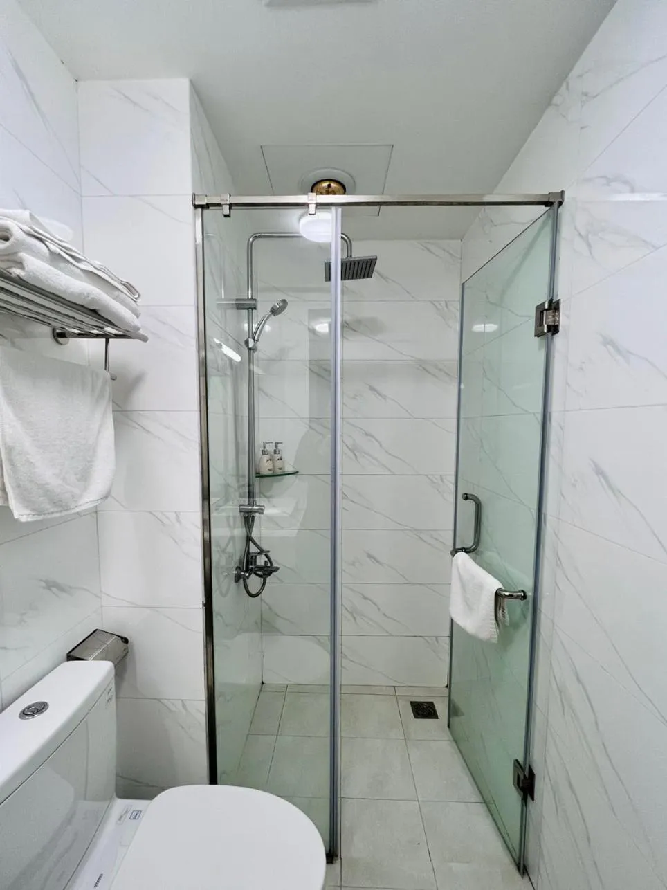 Toilet in Hanvet Boutique Hotel