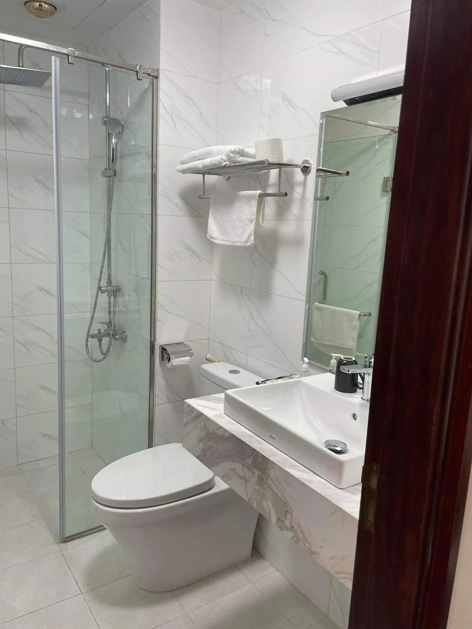 Shower in Hanvet Boutique Hotel