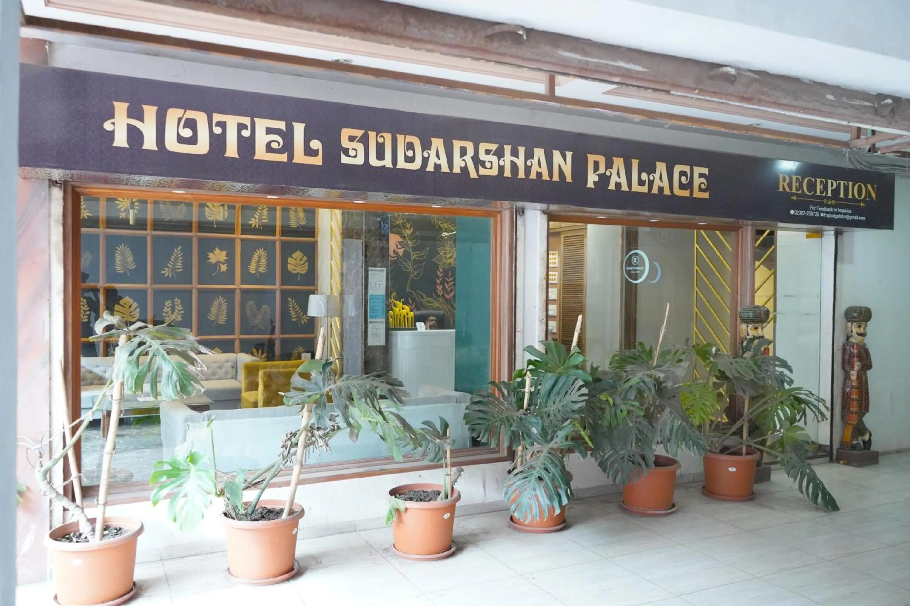 Facade/entrance in Hotel Sudarshan Palace