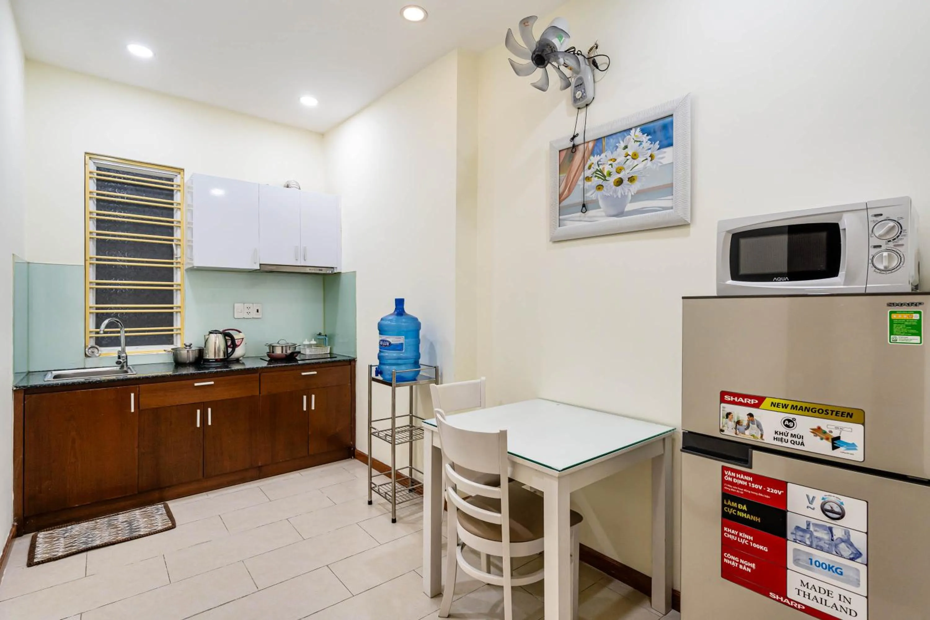 Kitchen or kitchenette in WE HOME Japan Town