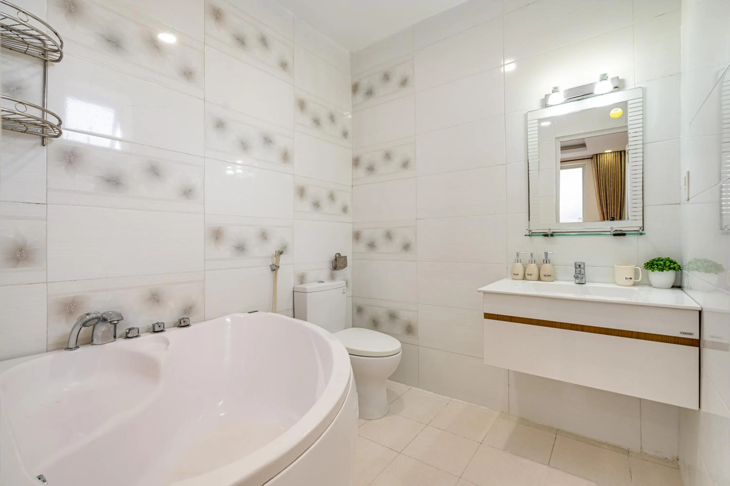 Toilet in WE HOME Japan Town