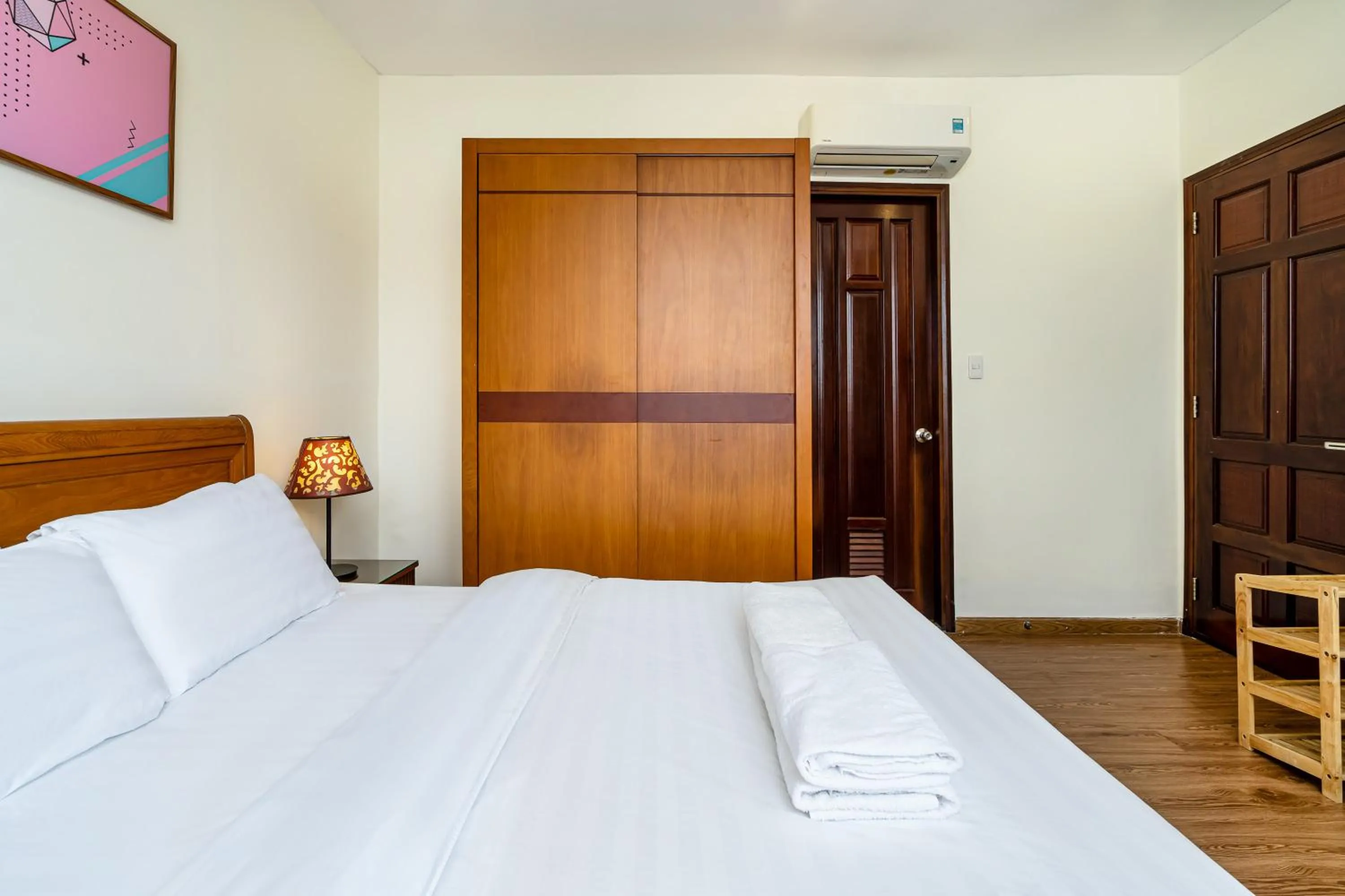 wardrobe, Bed in WE HOME Japan Town