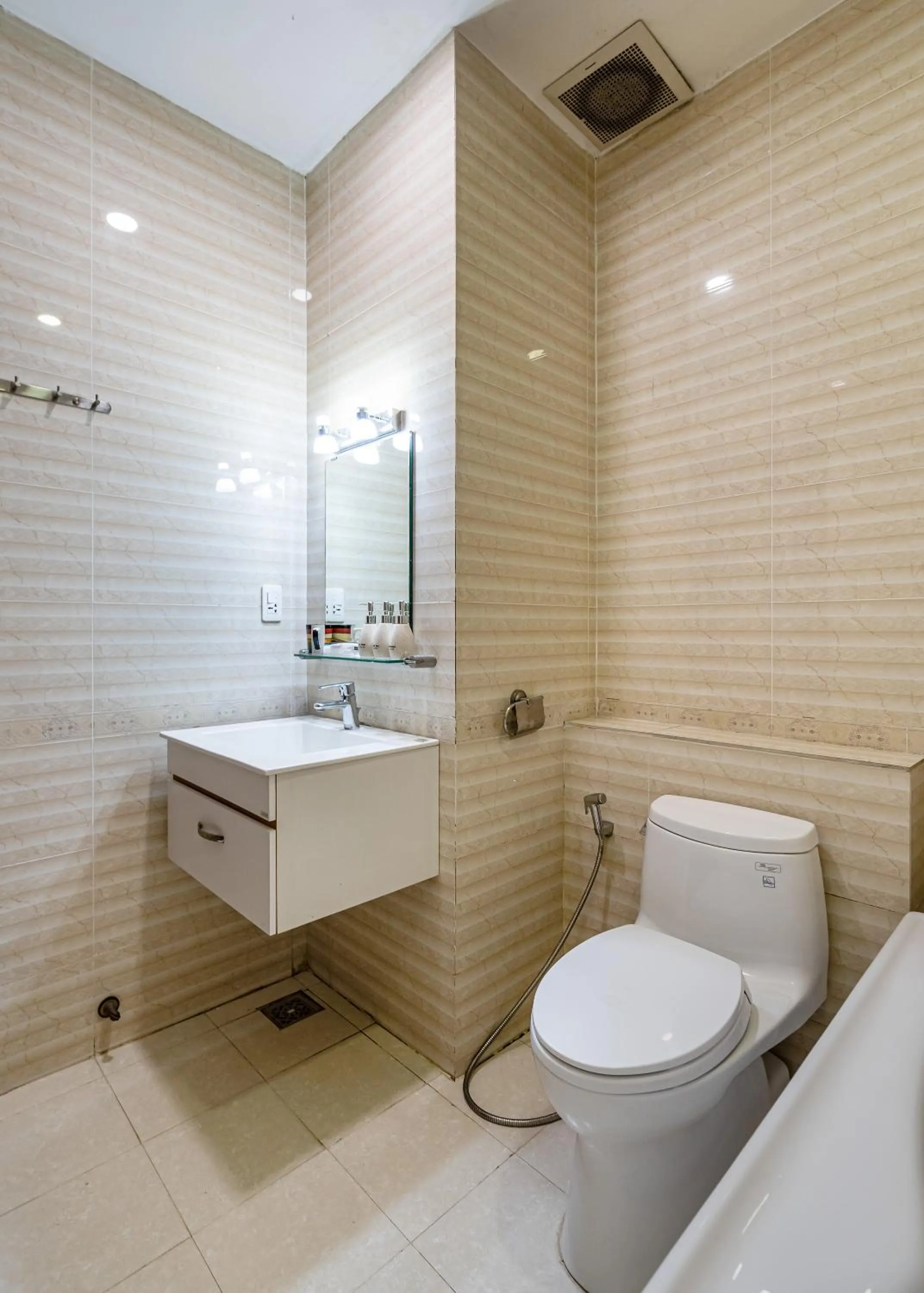 Toilet in WE HOME Japan Town