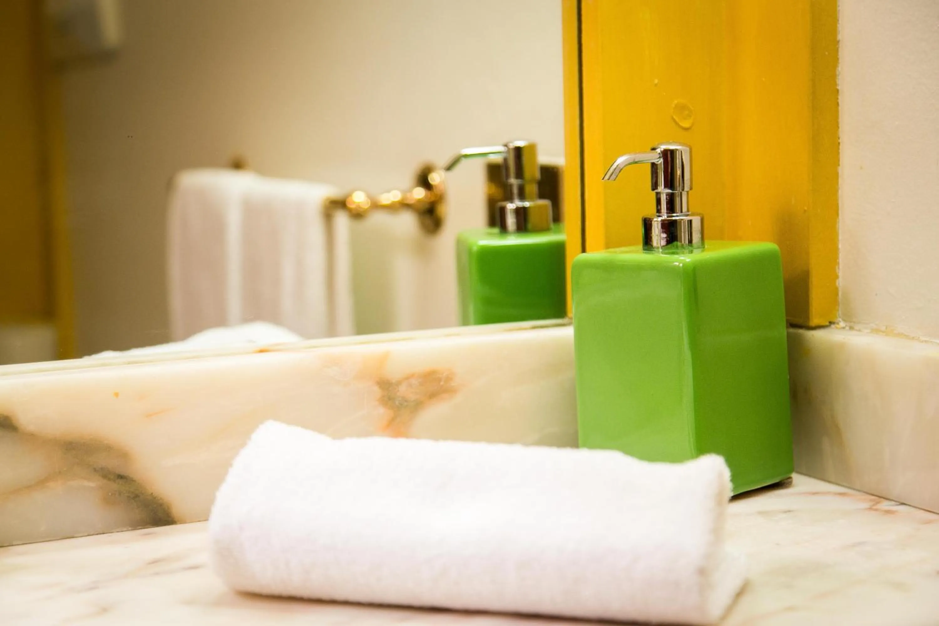 Bathroom, Bed in Hotel Posta R.T.A.