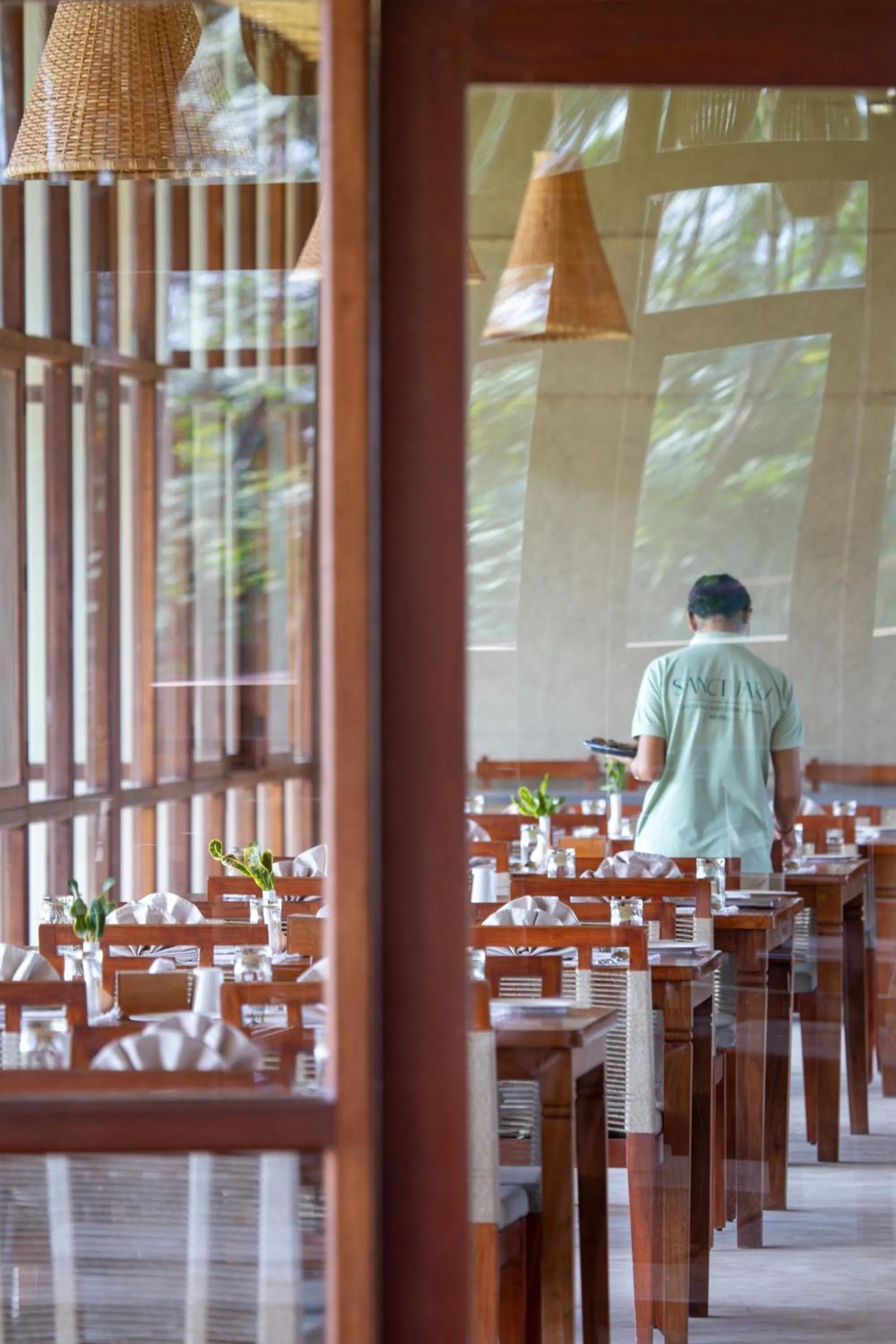 Restaurant/places to eat in Sanctuary Chitwan National Park