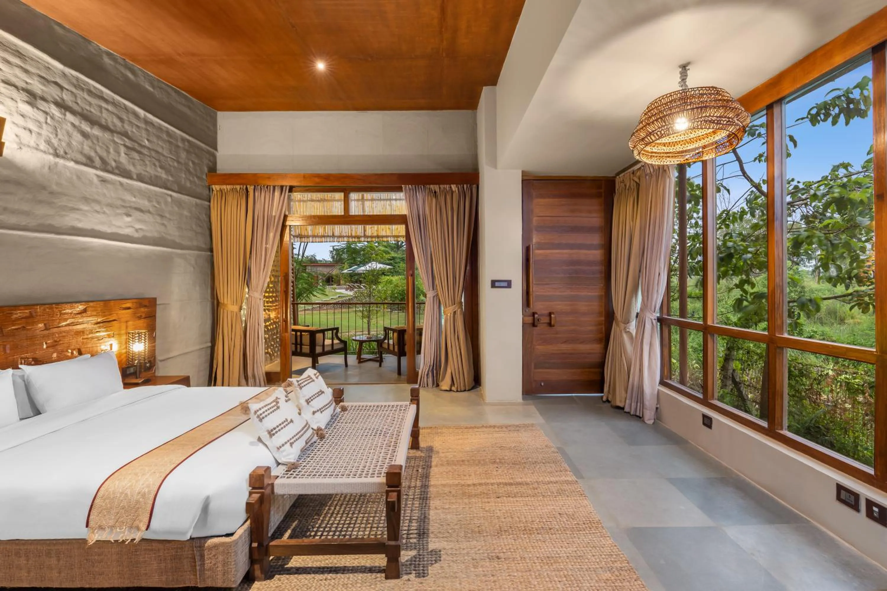 Bed in Sanctuary Chitwan National Park