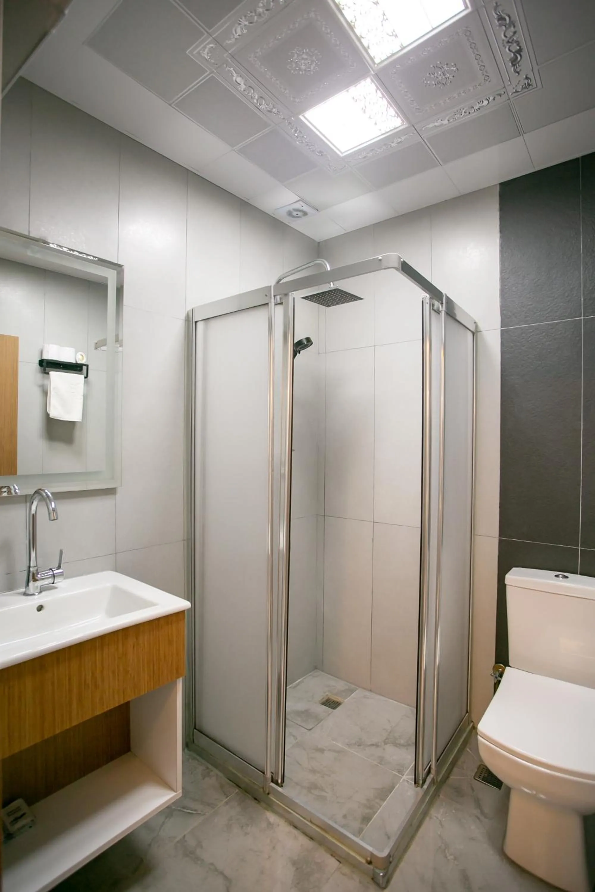Shower in BLAU GRÜN İSTANBUL OTEL