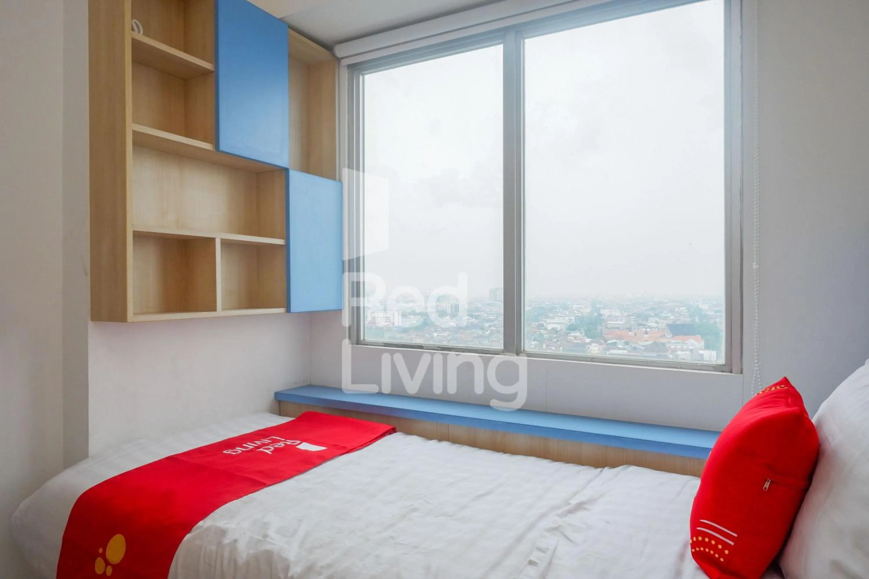Bedroom, Bed in RedLiving Apartemen Star Semarang - Sky Tower Lantai 22