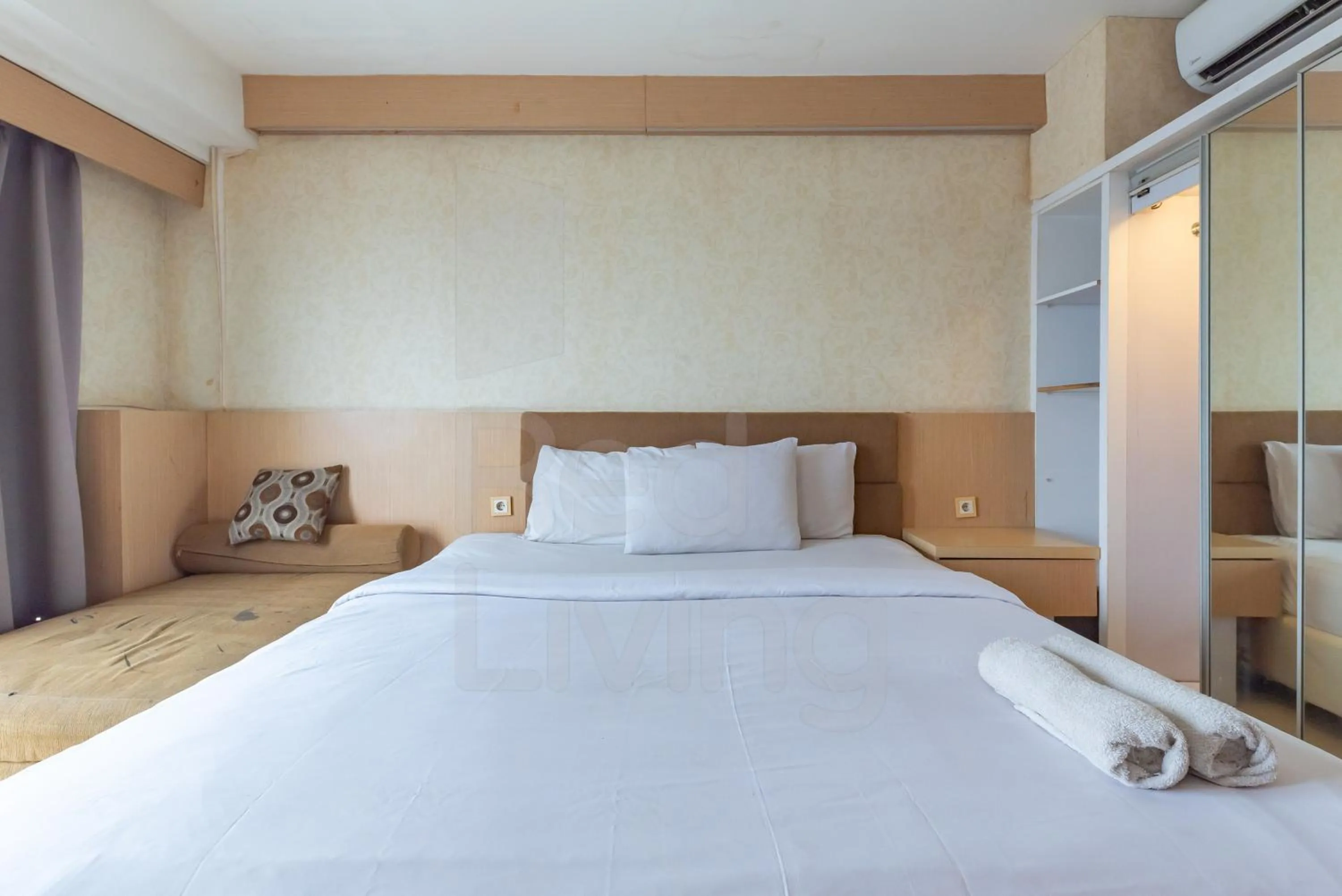 Bedroom, Bed in RedLiving Apartemen Star Semarang - Sky Tower Lantai 22