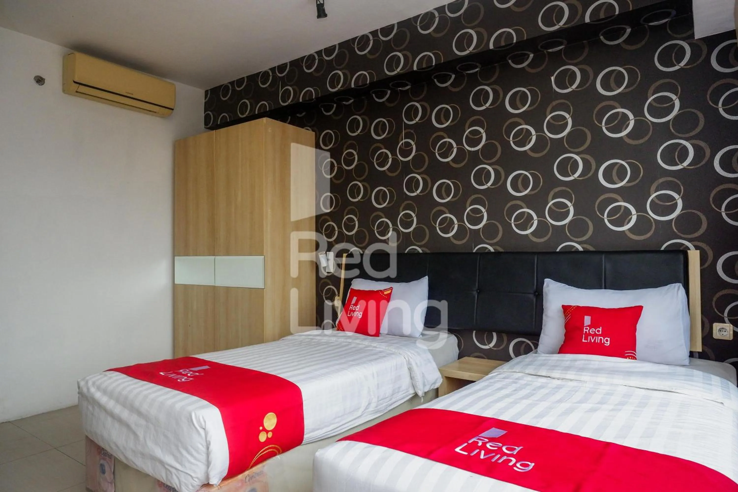 Bedroom, Bed in RedLiving Apartemen Star Semarang - Sky Tower Lantai 22
