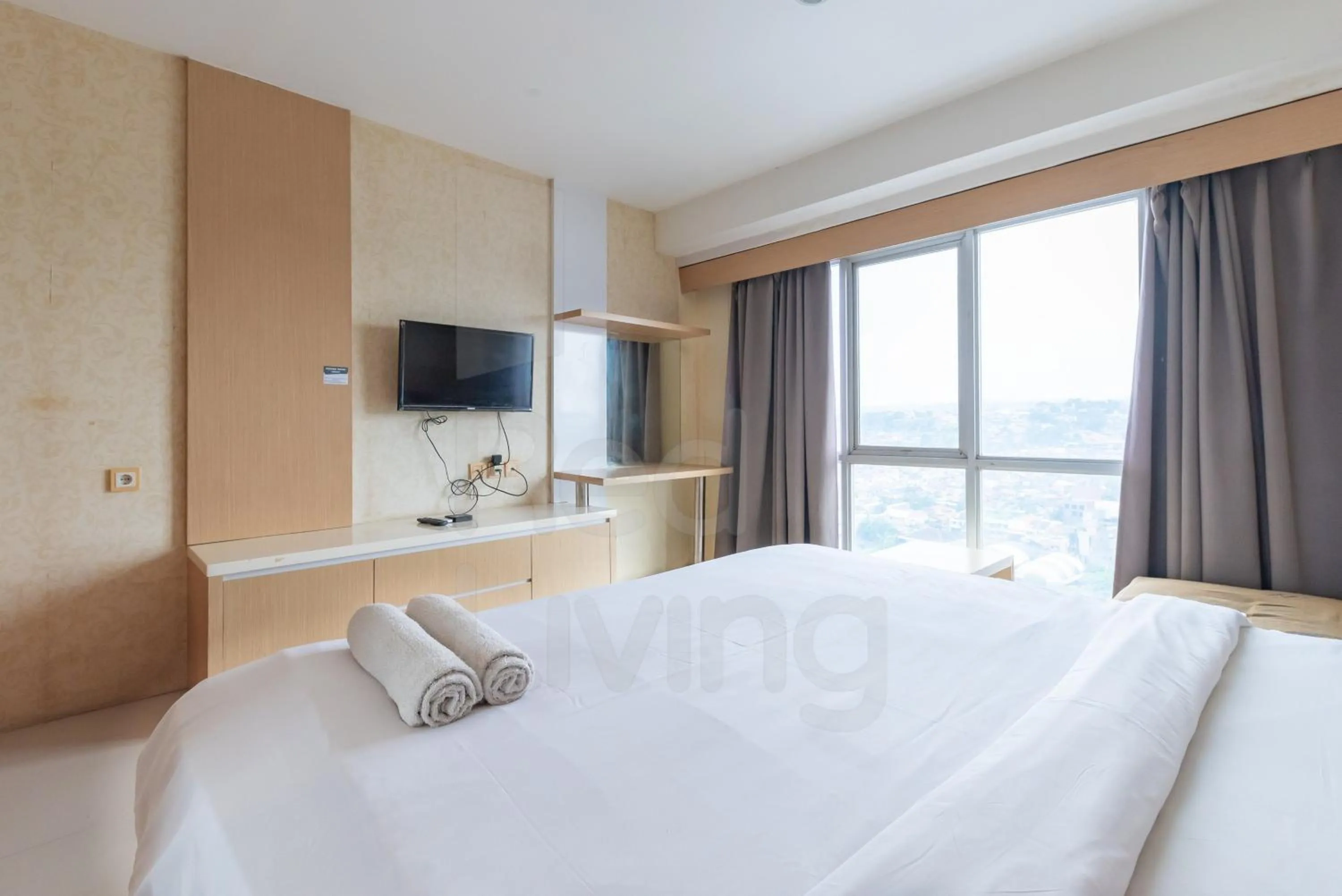 Bedroom, Bed in RedLiving Apartemen Star Semarang - Sky Tower Lantai 22