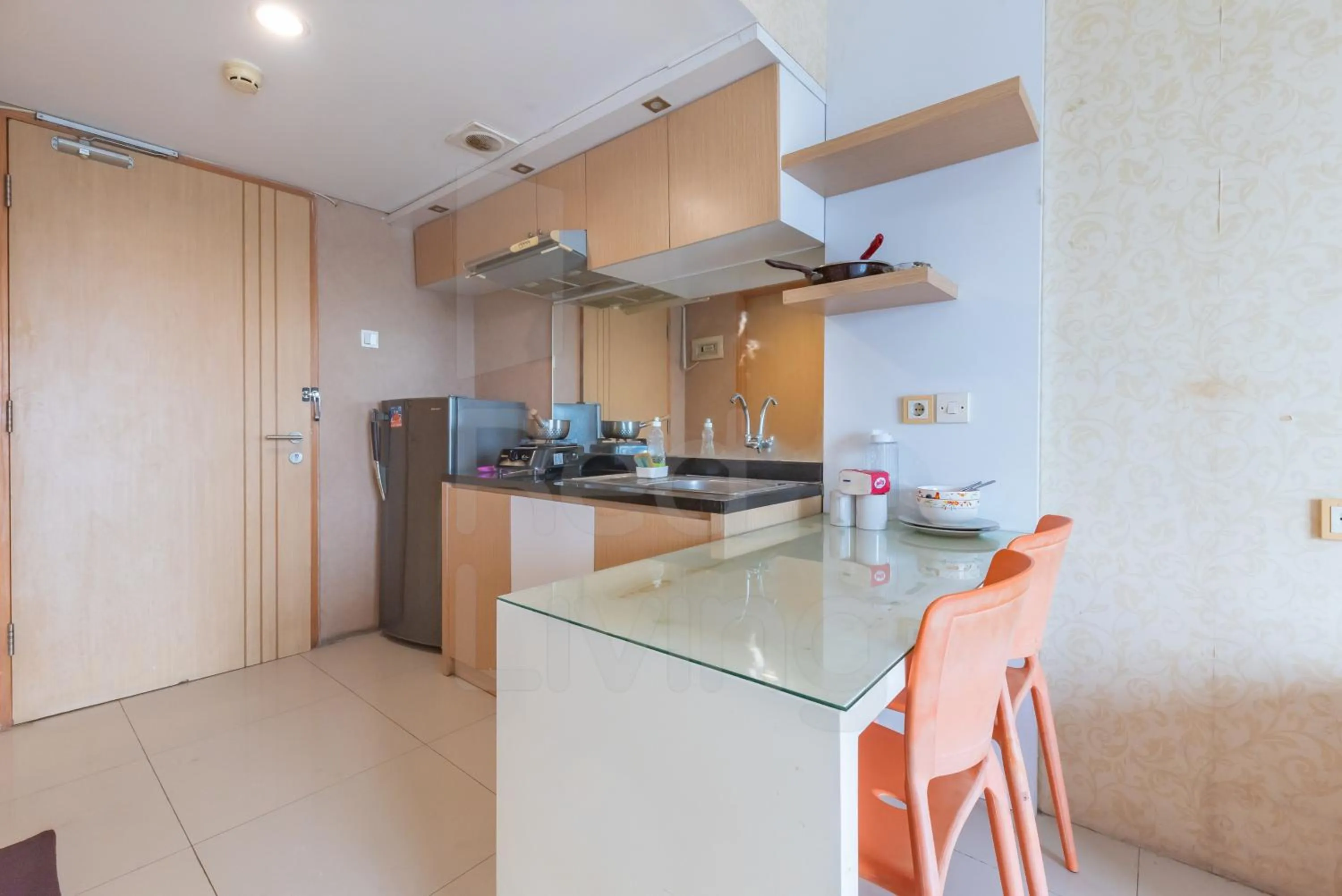 Kitchen or kitchenette in RedLiving Apartemen Star Semarang - Sky Tower Lantai 22