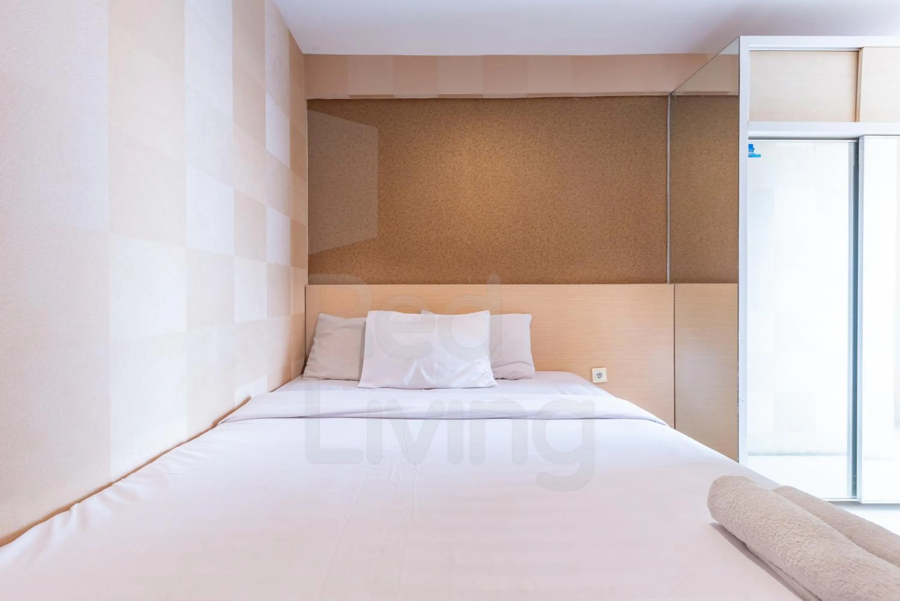Bedroom, Bed in RedLiving Apartemen Star Semarang - Sky Tower Lantai 22