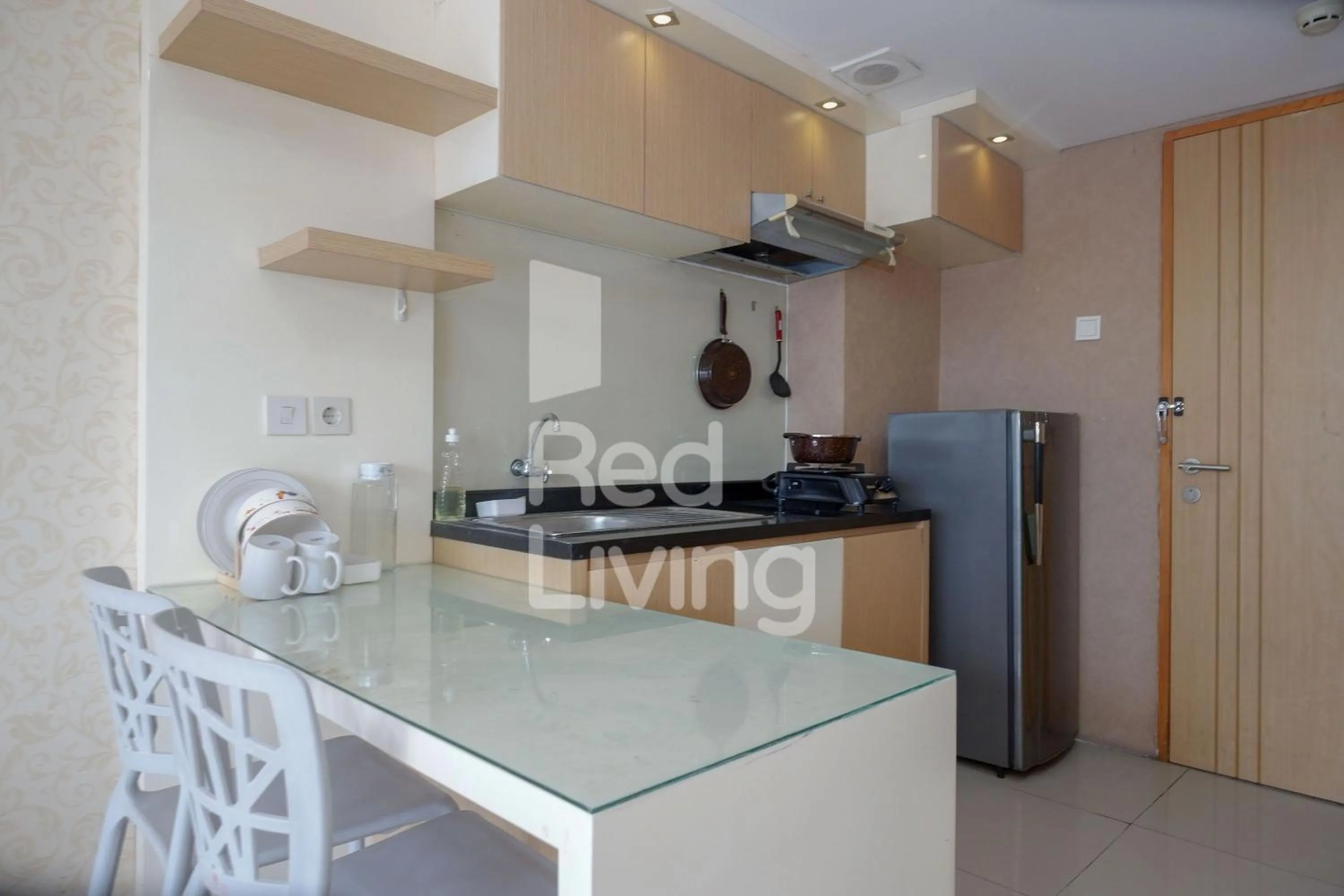 Kitchen or kitchenette in RedLiving Apartemen Star Semarang - Sky Tower Lantai 22