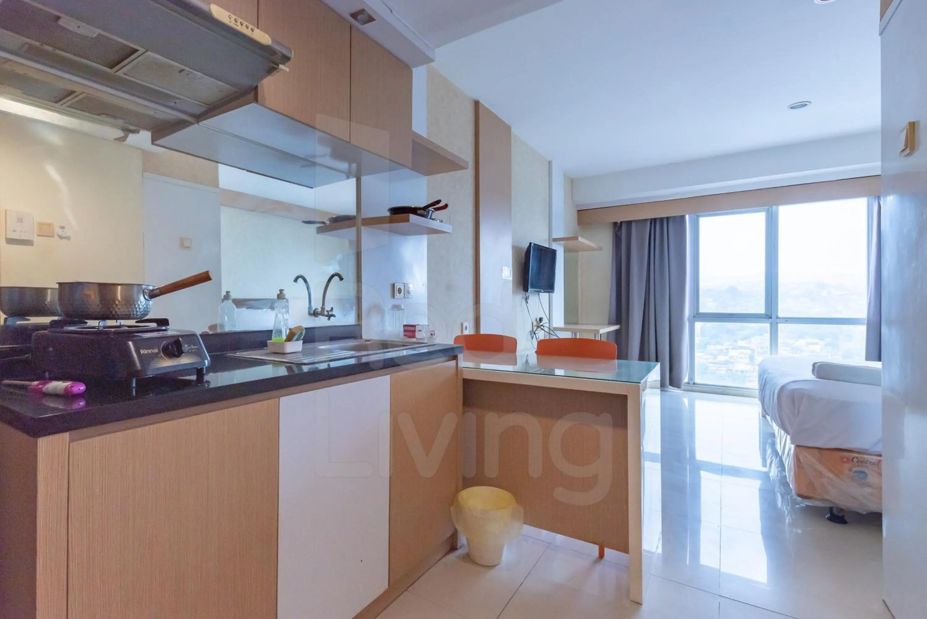 Kitchen or kitchenette in RedLiving Apartemen Star Semarang - Sky Tower Lantai 22