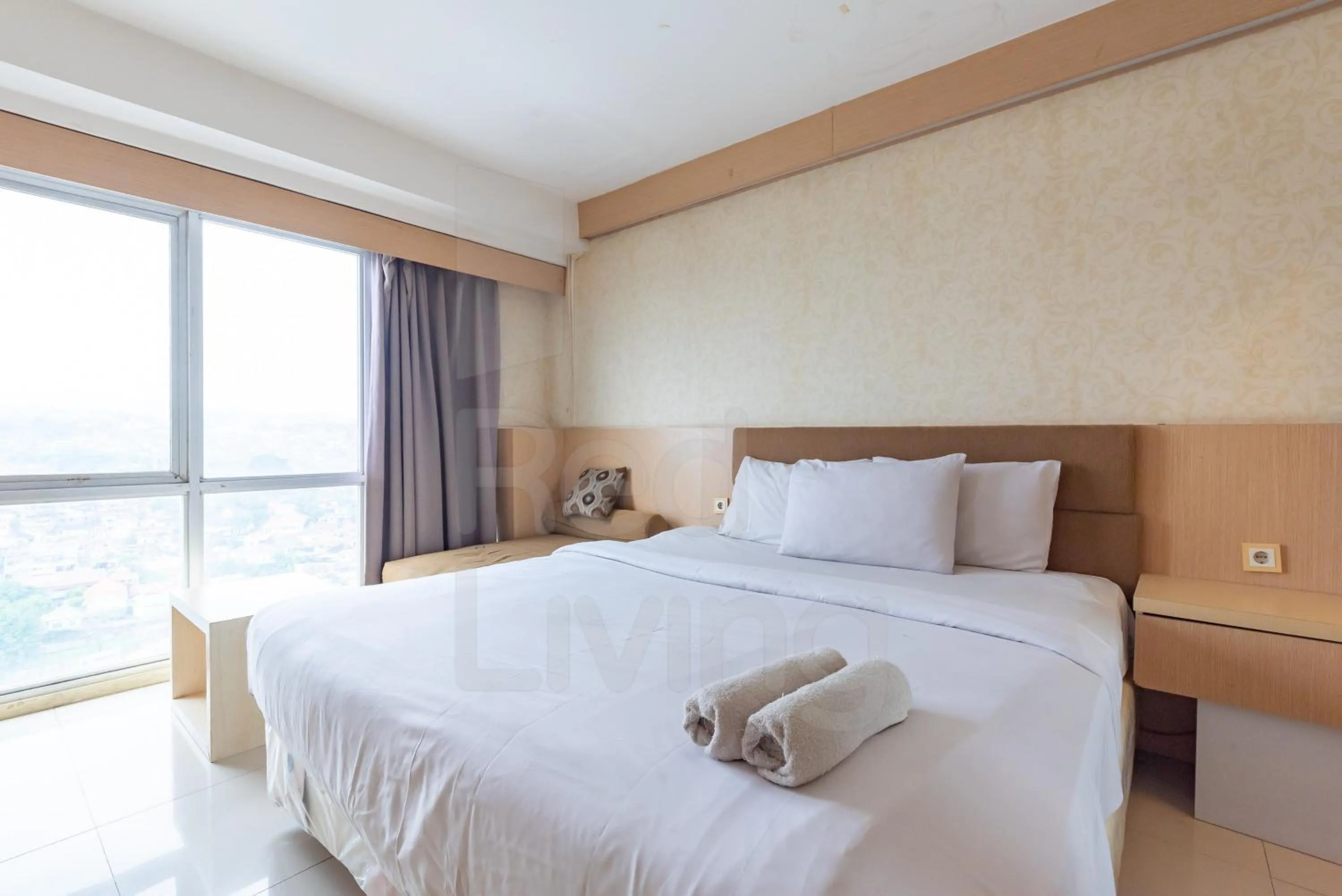 Bedroom, Bed in RedLiving Apartemen Star Semarang - Sky Tower Lantai 22