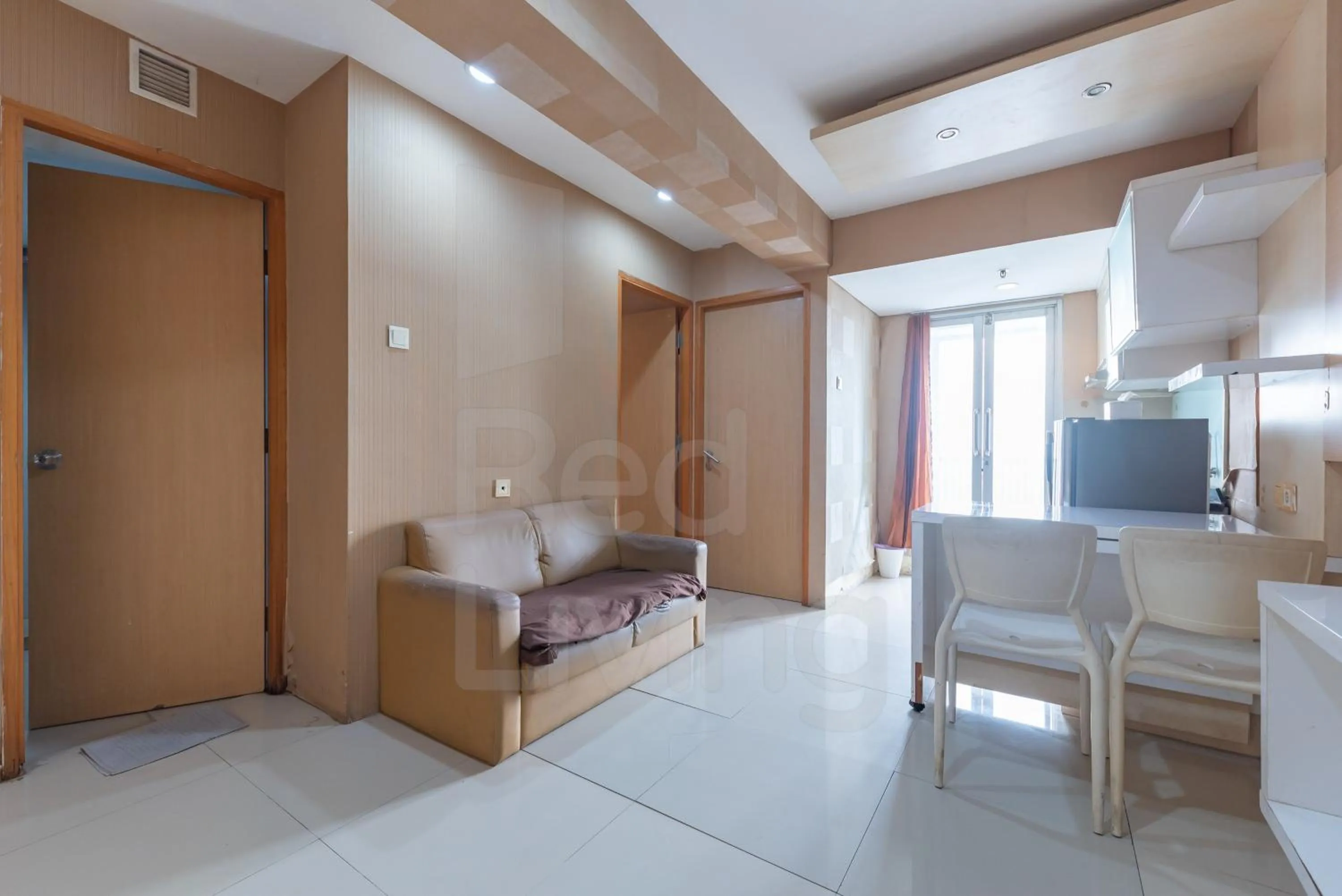 Seating area in RedLiving Apartemen Star Semarang - Sky Tower Lantai 22