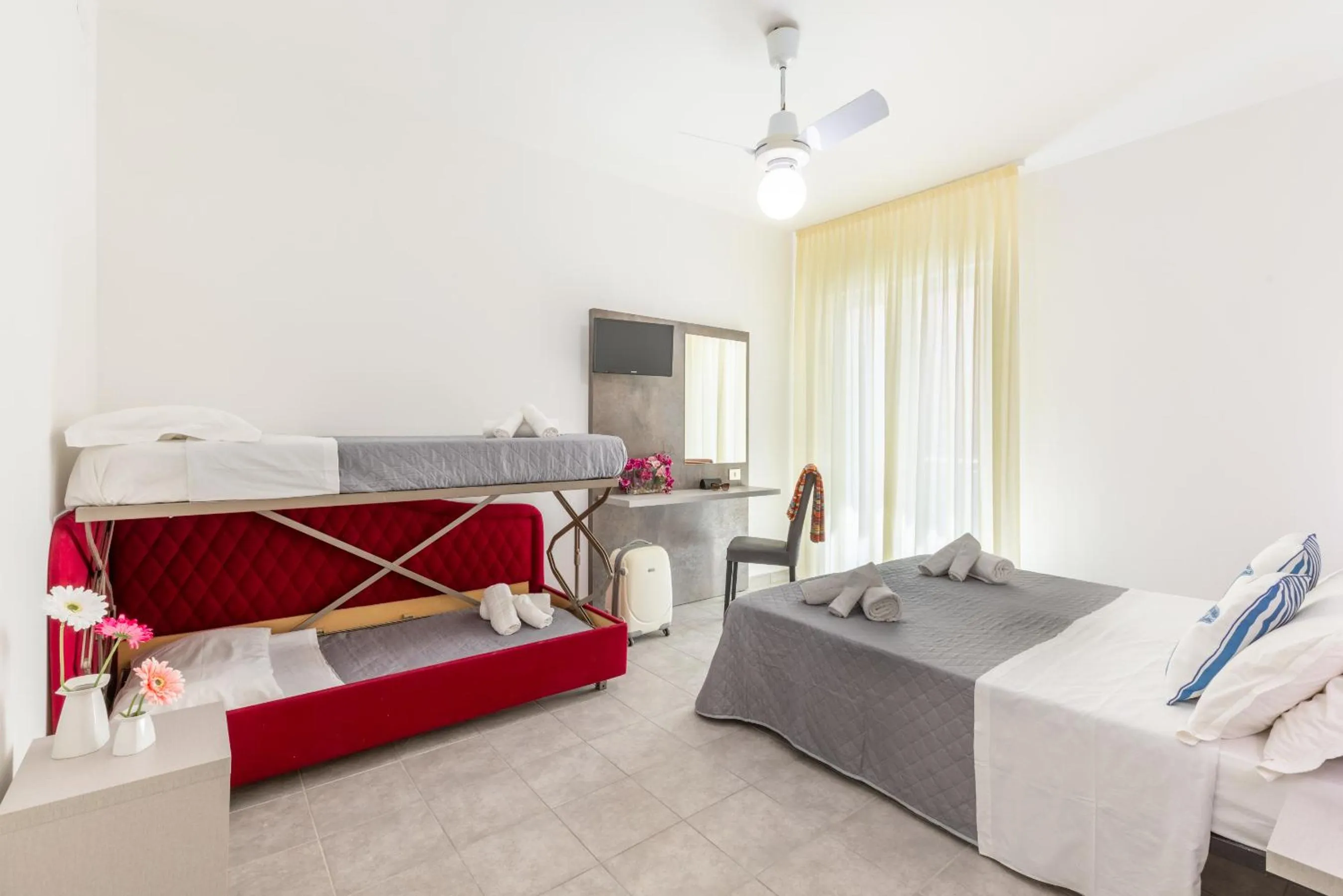 Living room, Bed in Hotel Condor-New 2024-Con Piscina