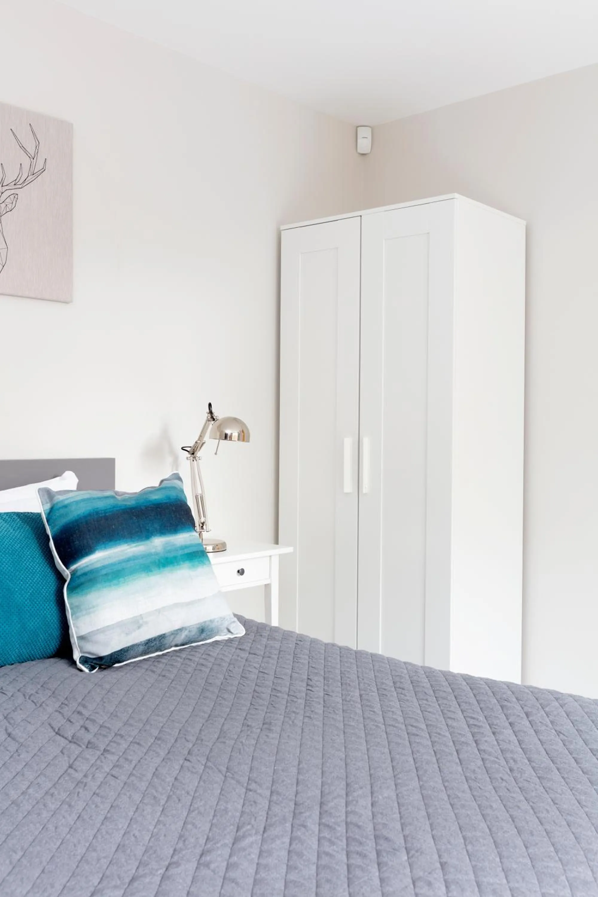 Bed in Fabulous Central Windsor Town House With Parking