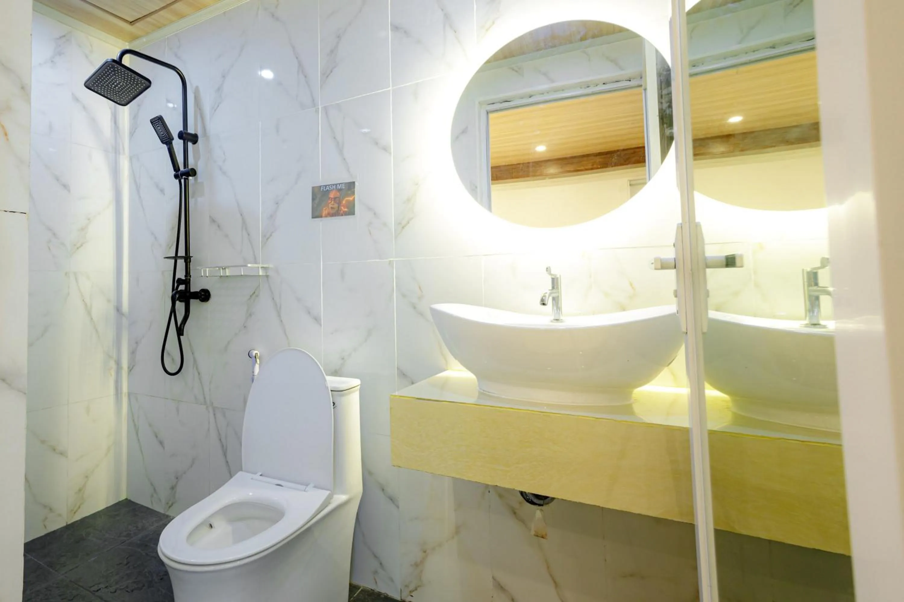 Bathroom in Urbanview Hotel Kota Tua Jakarta