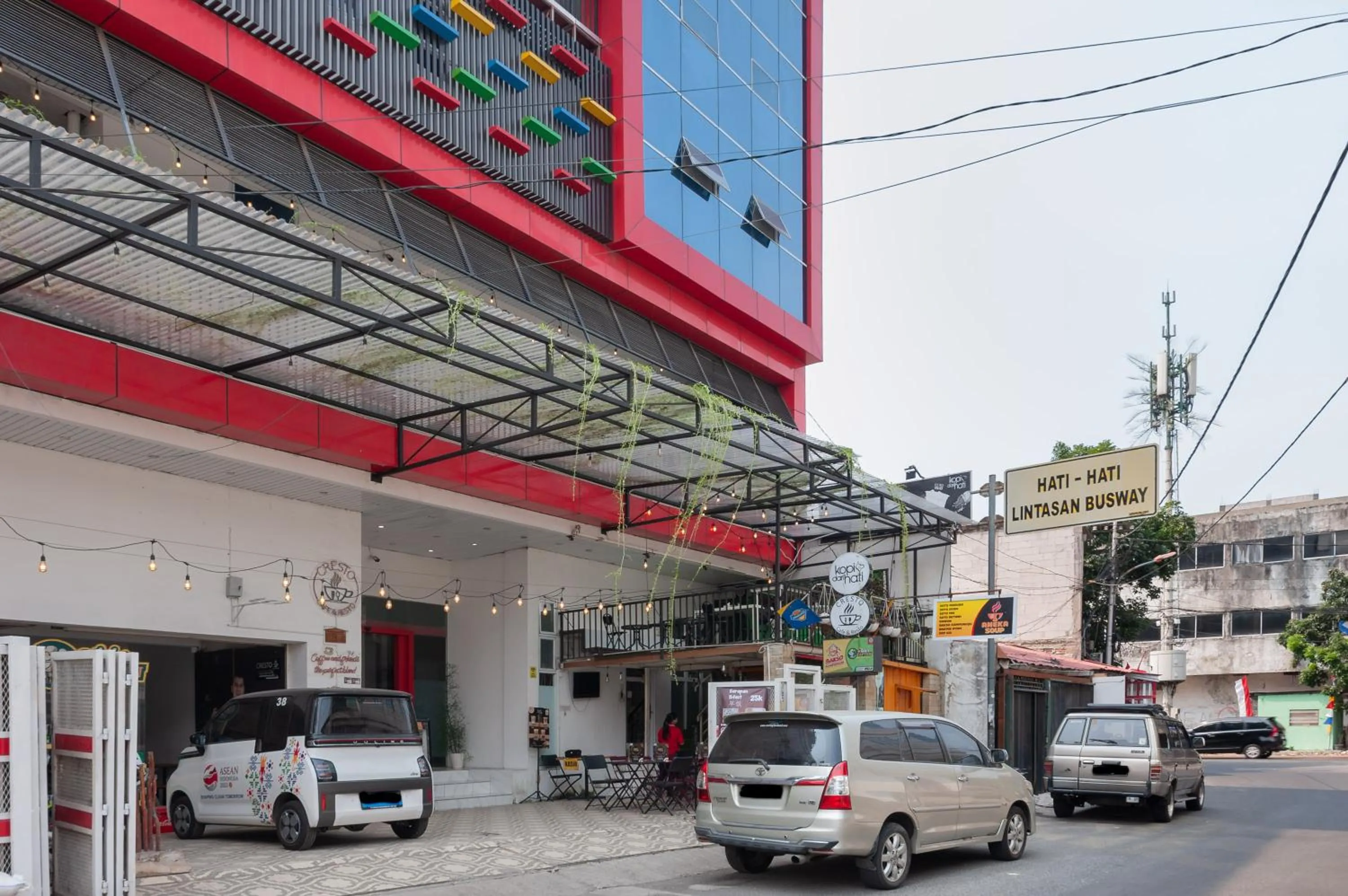 Property building in Urbanview Hotel Kota Tua Jakarta