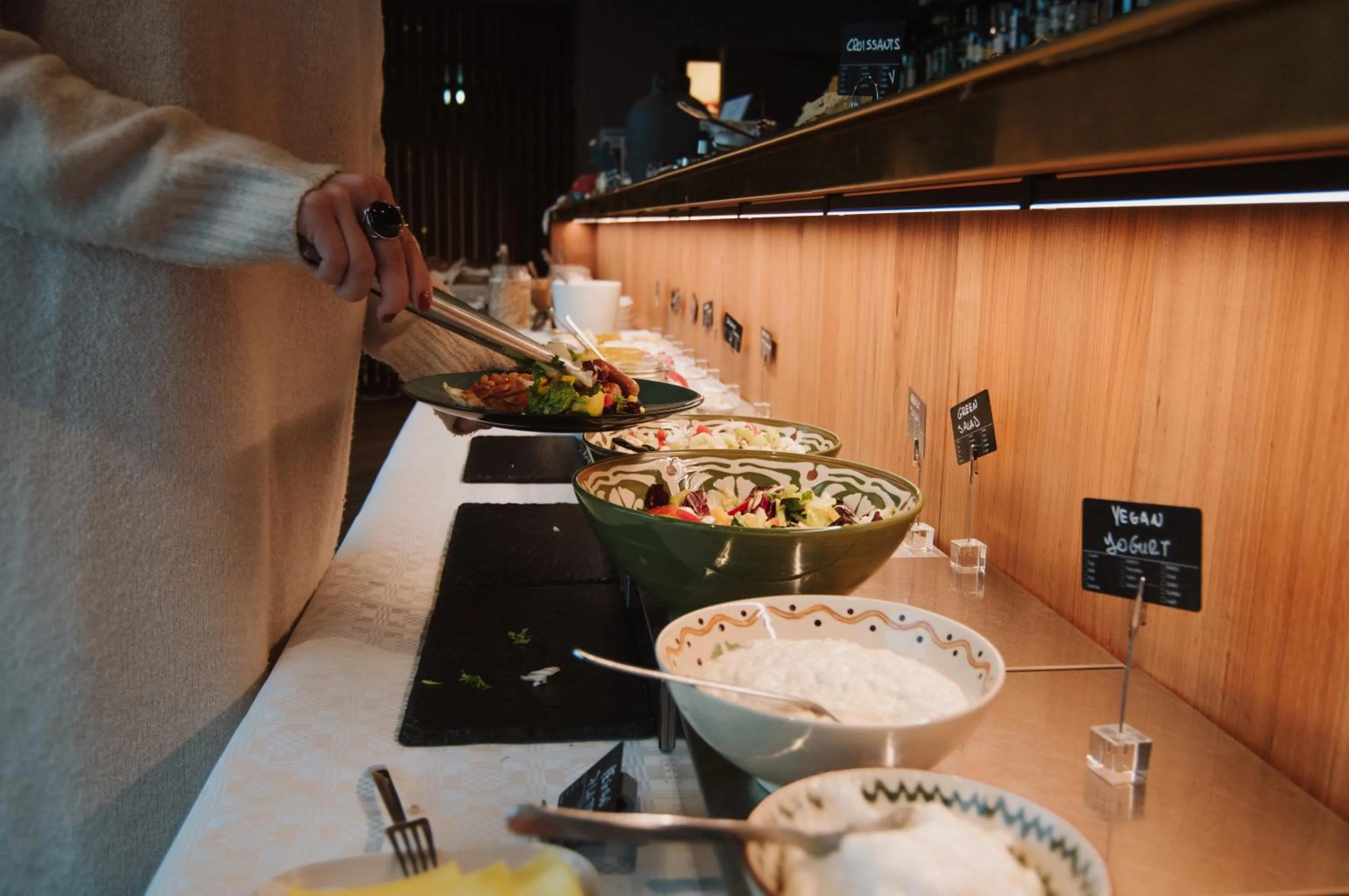 Food and drinks in Enter St Elisabeth Suites & Spa