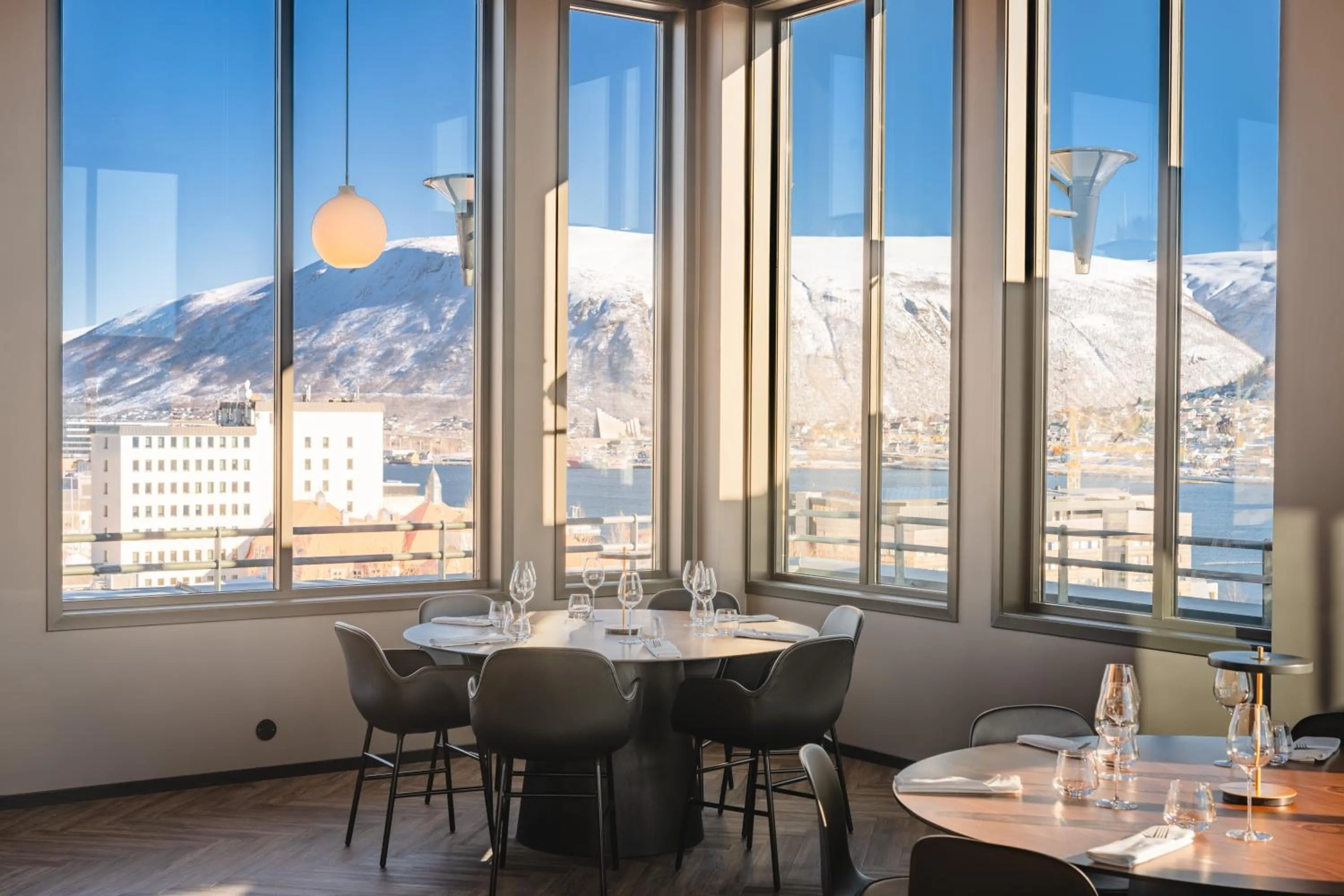 Restaurant/places to eat in Enter St. Elisabeth Suites