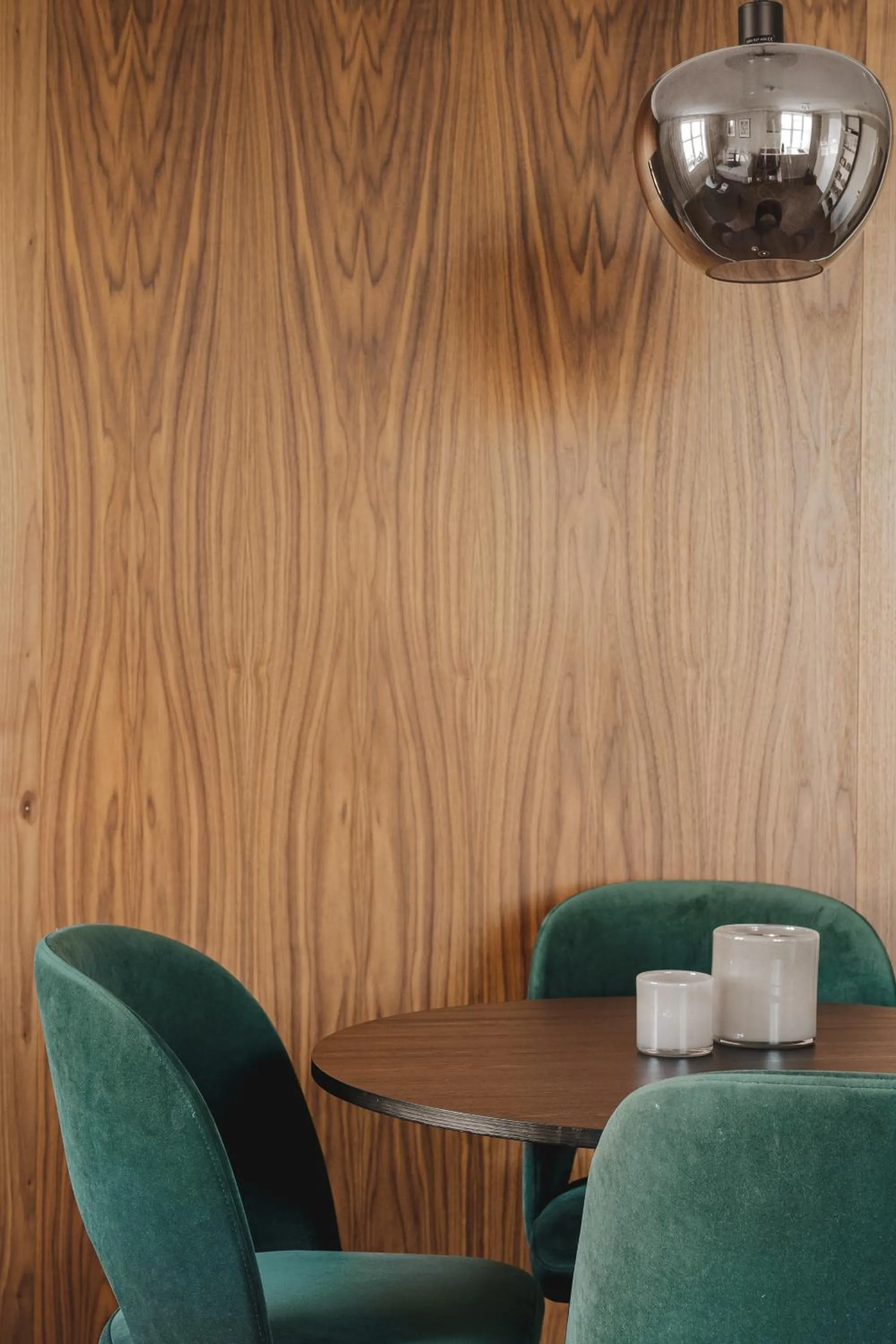 Seating area in Enter St. Elisabeth Suites